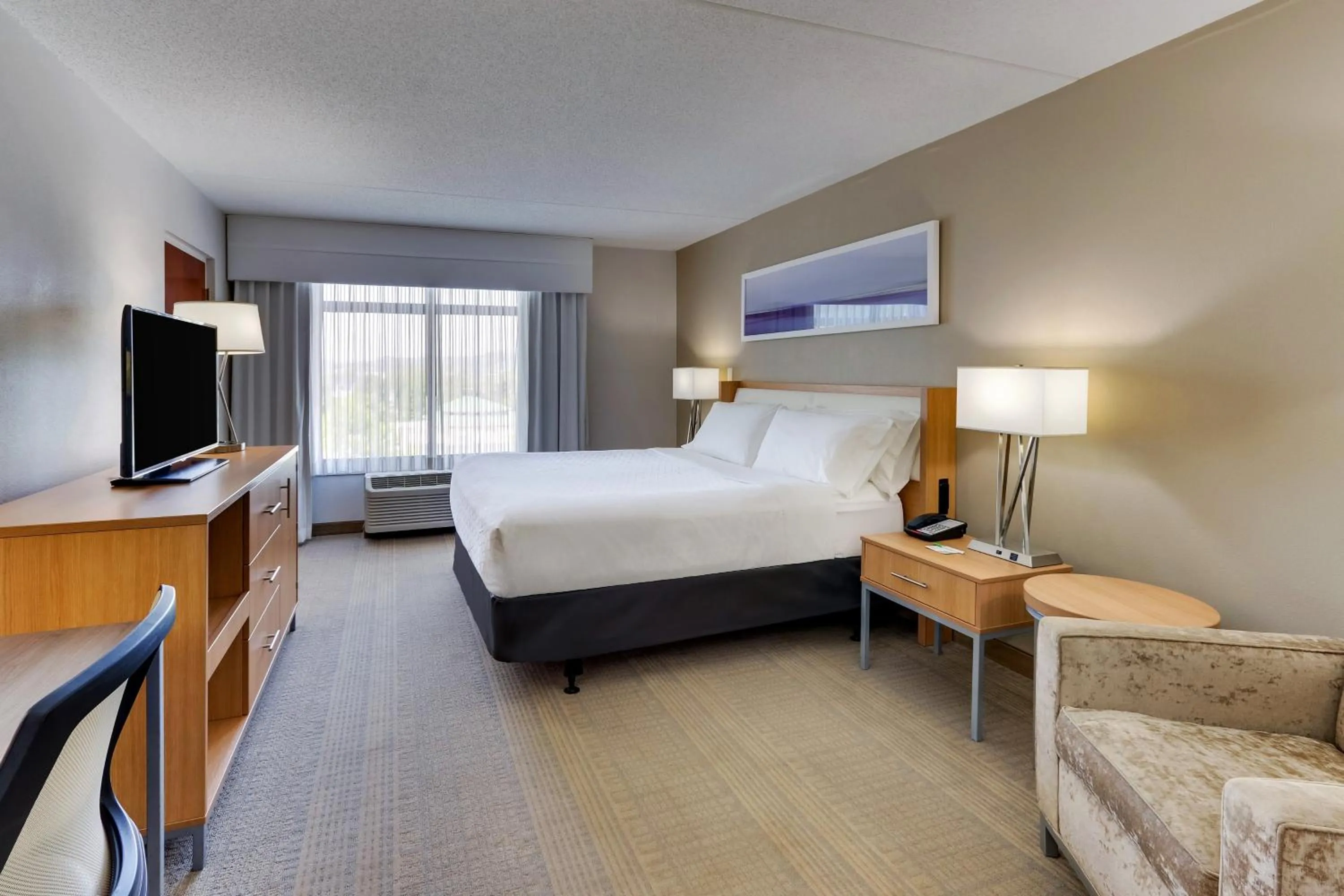 Photo of the whole room, Bed in Holiday Inn Franklin - Cool Springs by IHG
