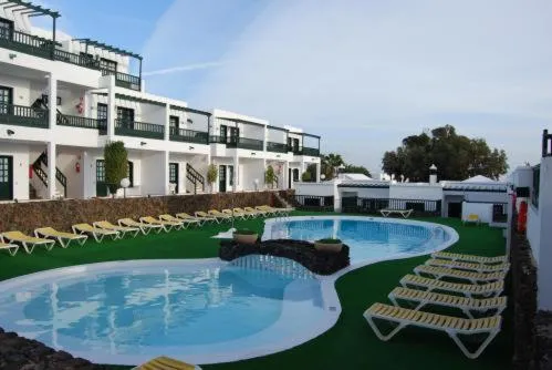 Pool view in Molino de Guatiza