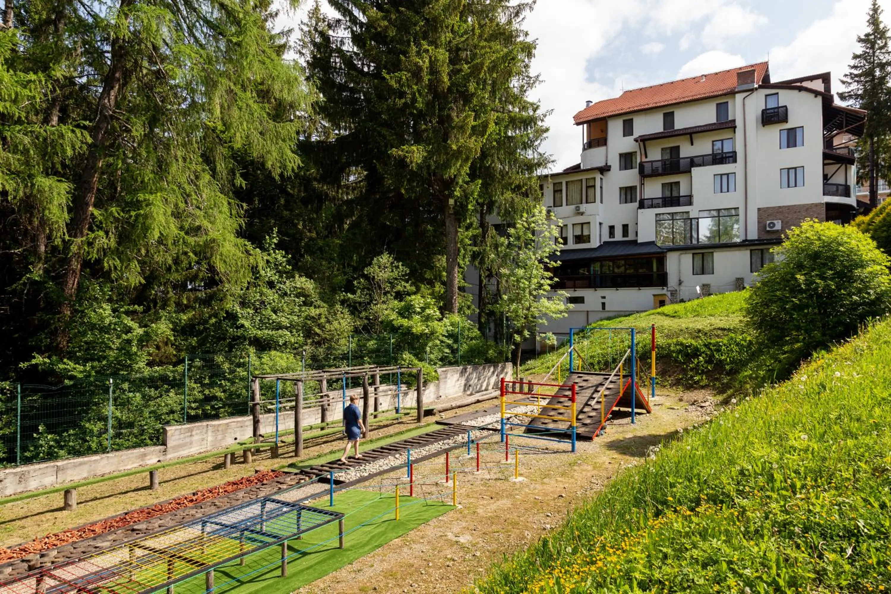 Entertainment in Eden Grand Resort