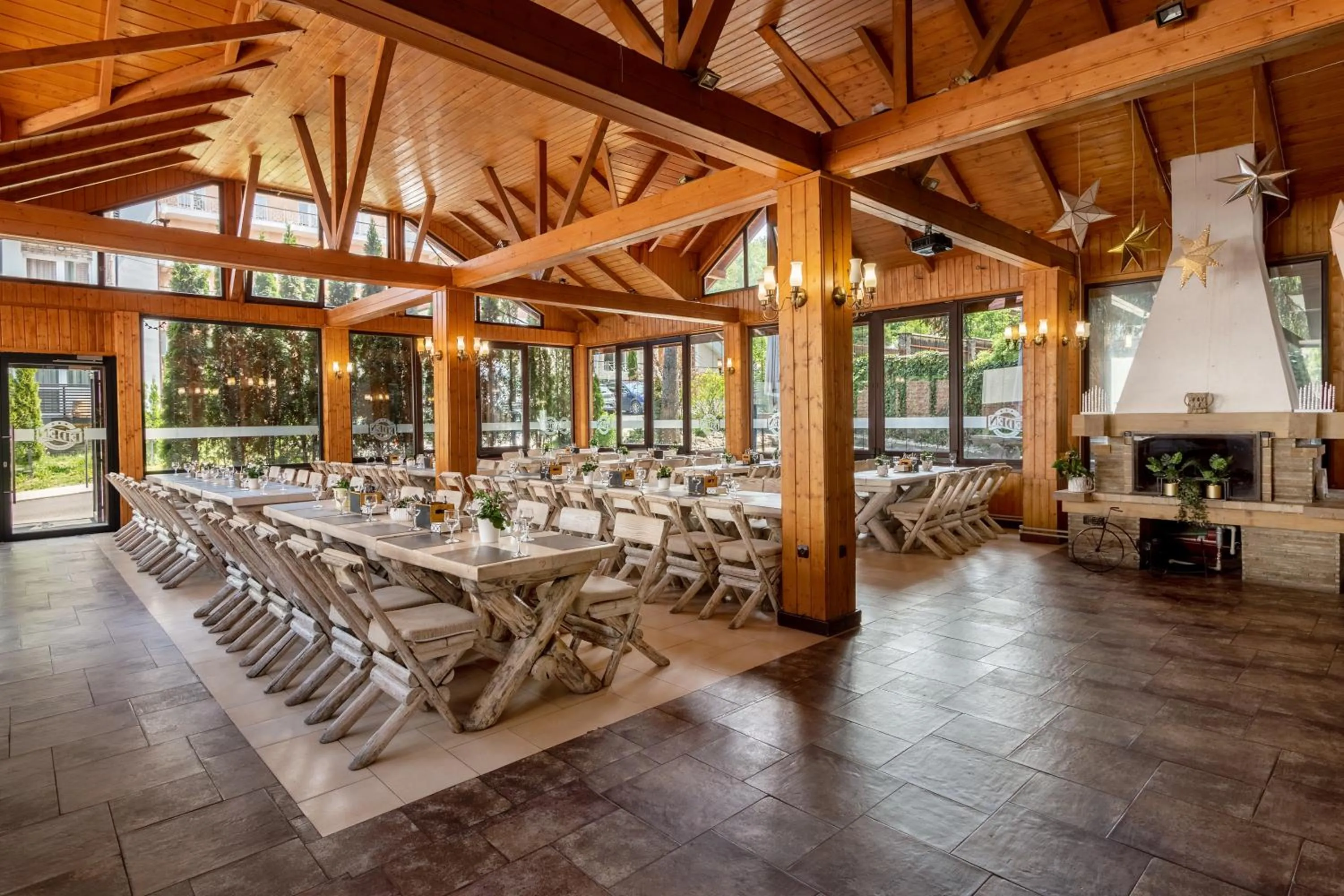 Restaurant/places to eat in Eden Grand Resort