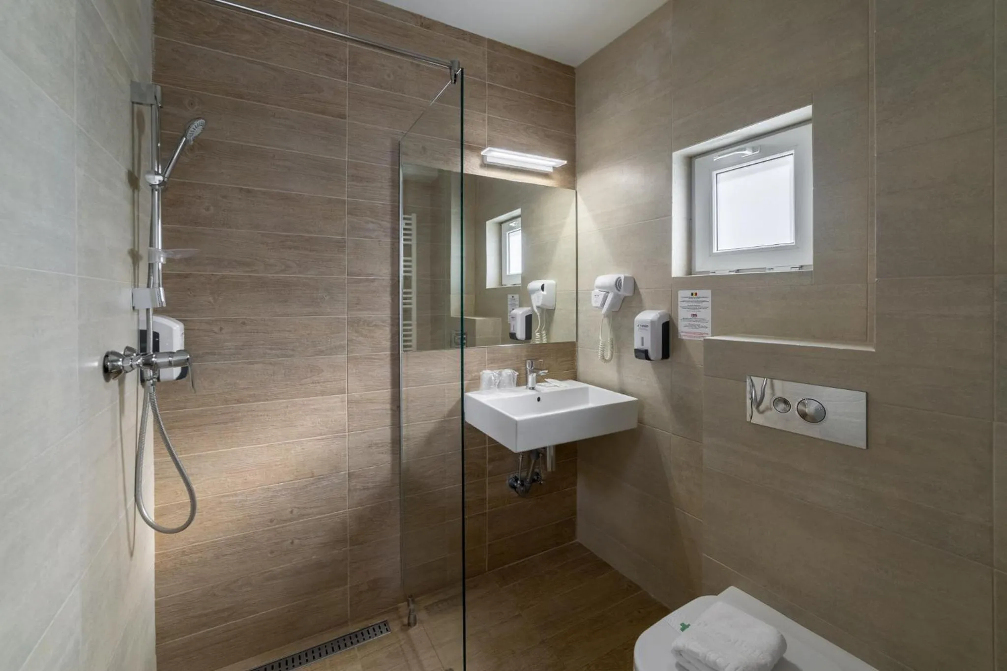 Shower in Eden Grand Resort