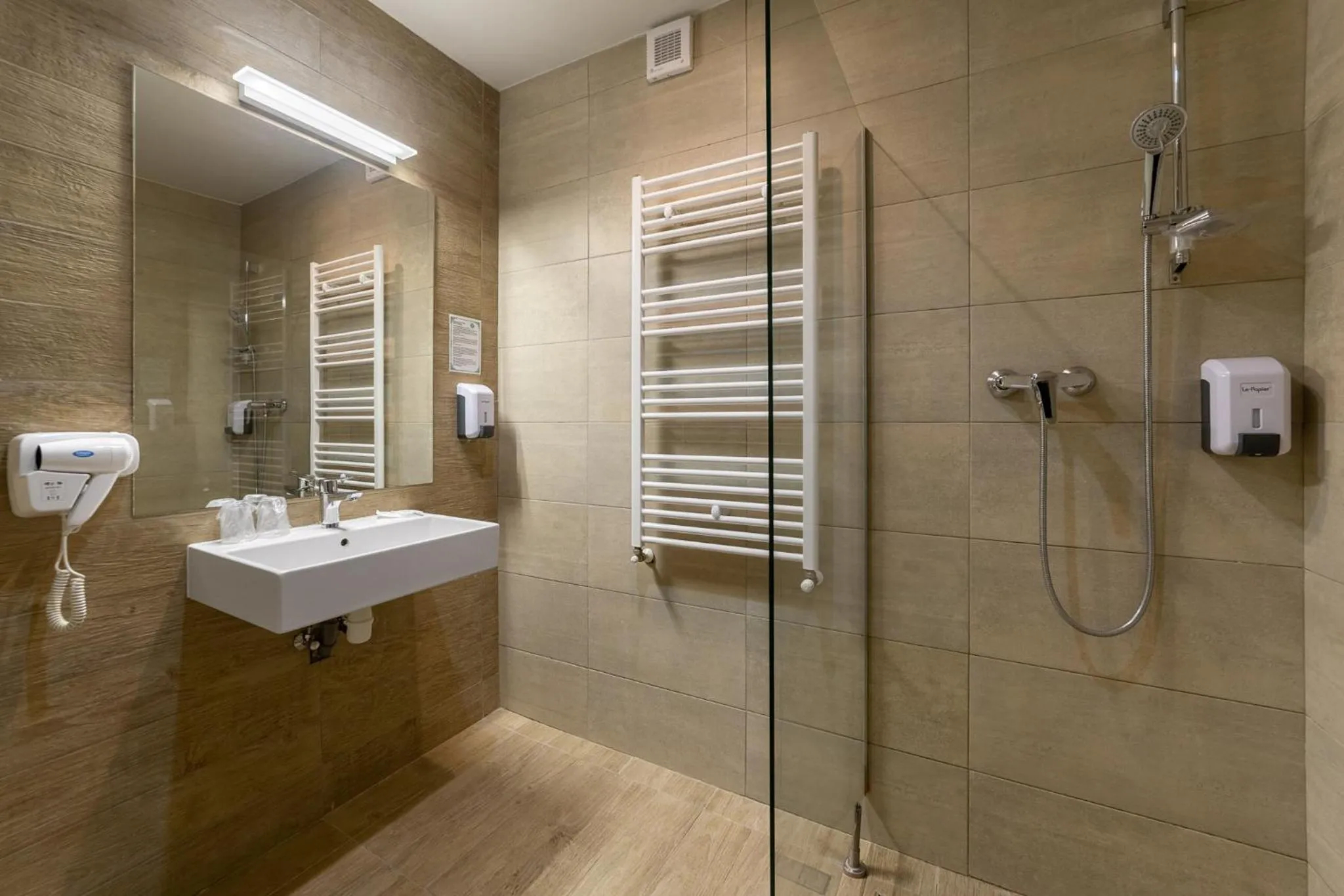 Shower in Eden Grand Resort