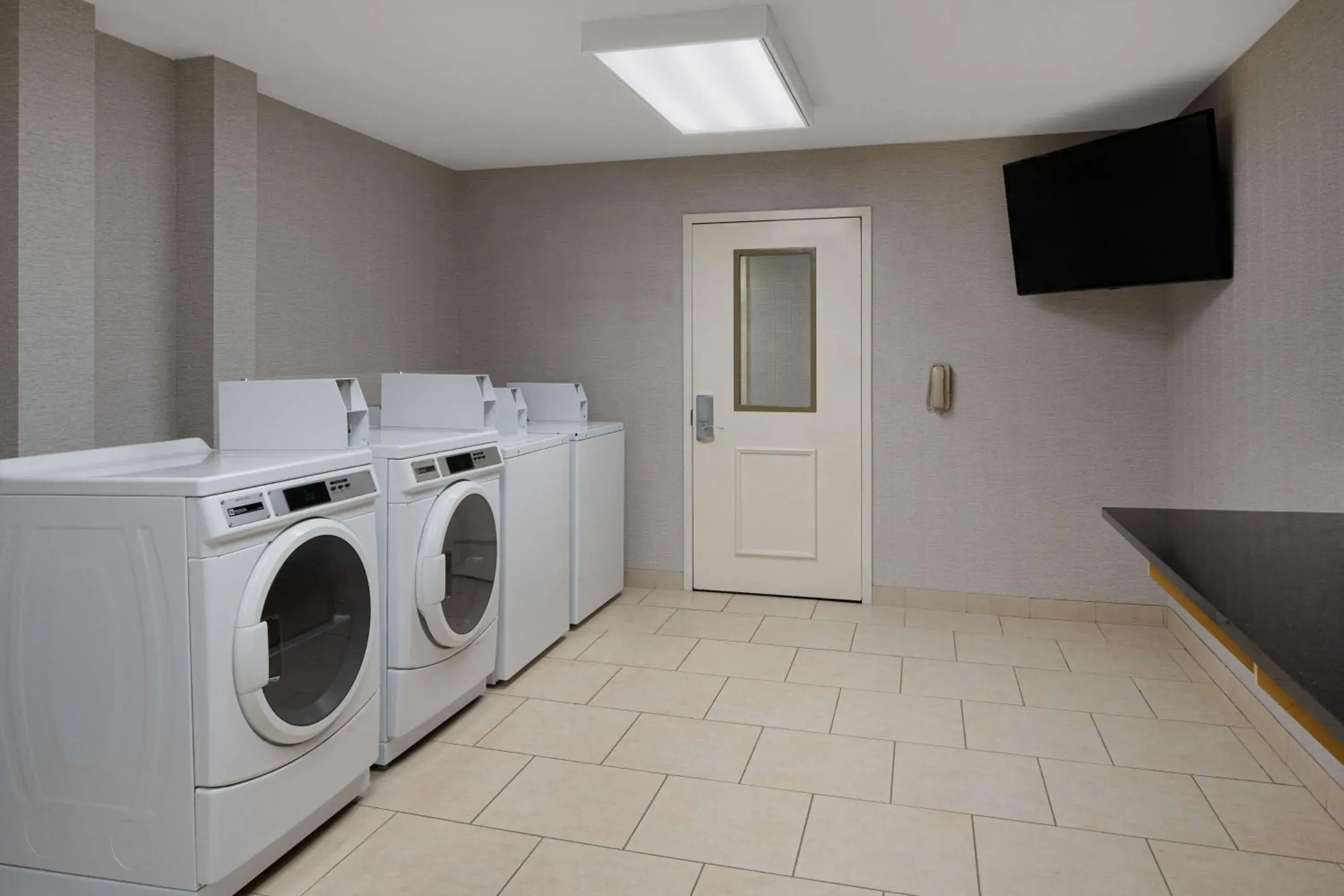 Property building in Homewood Suites by Hilton Carle Place - Garden City, NY Property building in Homewood Suites by Hilton Carle Place - Garden City, NY