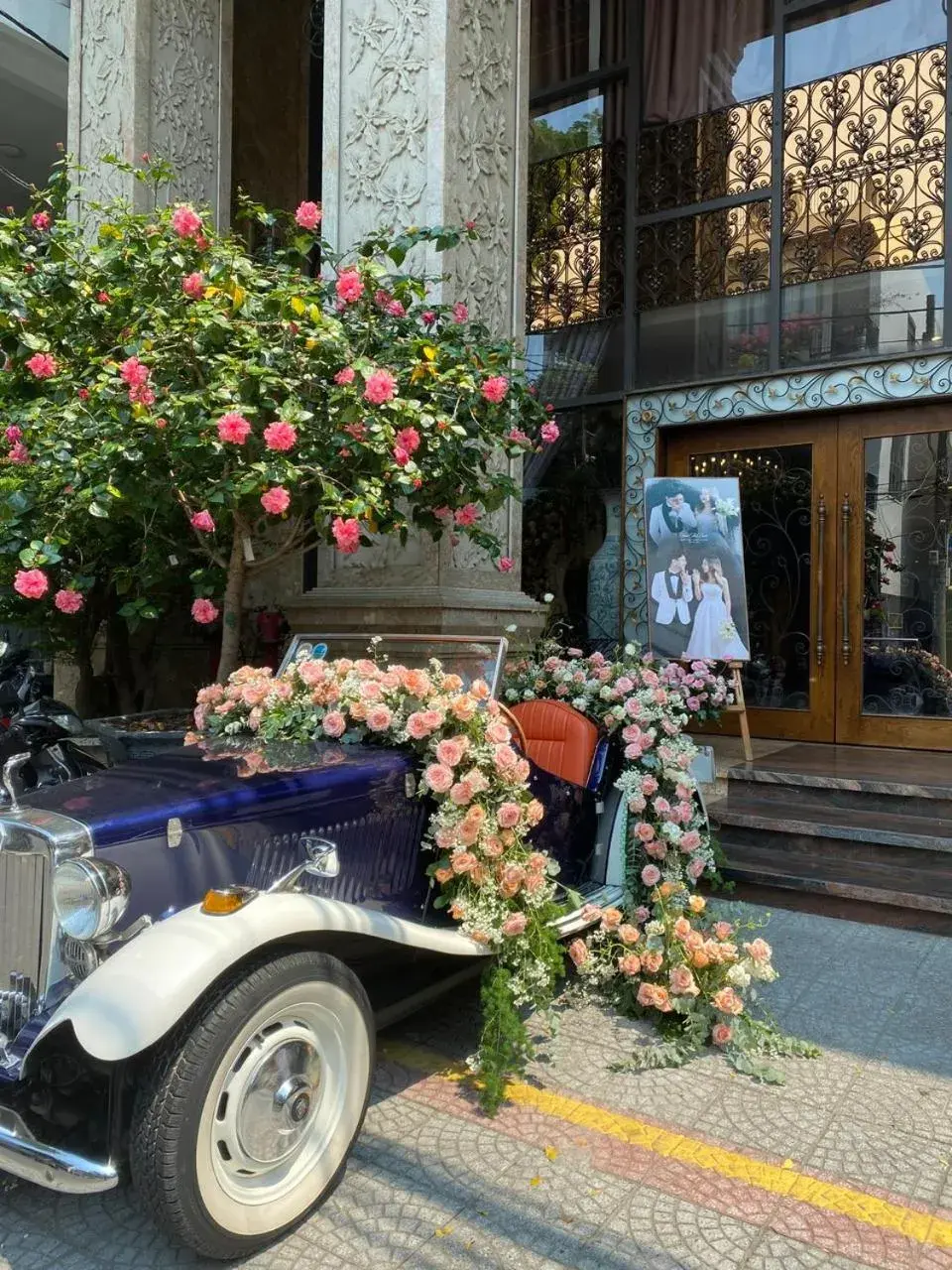 Property building in Dong Duong Hotel & Suites - City Central - Afternoon Tea Inclusive Property building in Dong Duong Hotel & Suites - City Central - Afternoon Tea Inclusive