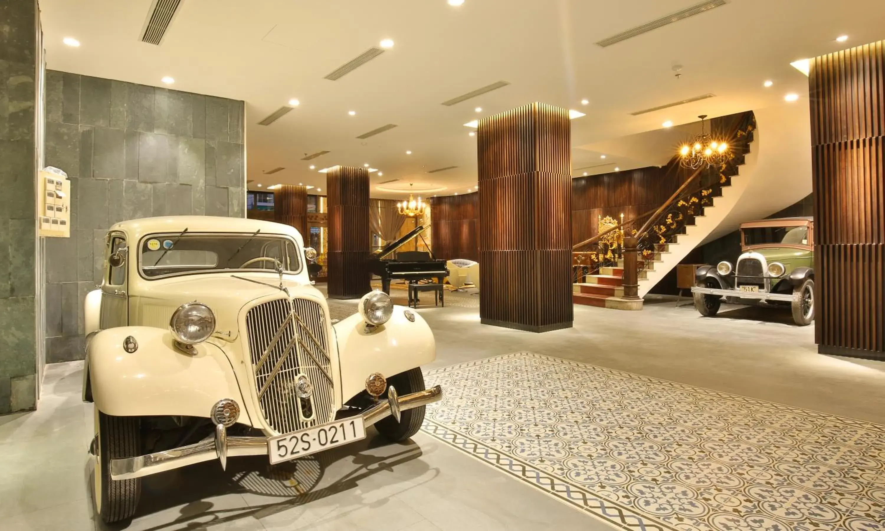 Lobby or reception in Dong Duong Hotel & Suites - City Central - Afternoon Tea Inclusive Lobby or reception in Dong Duong Hotel & Suites - City Central - Afternoon Tea Inclusive