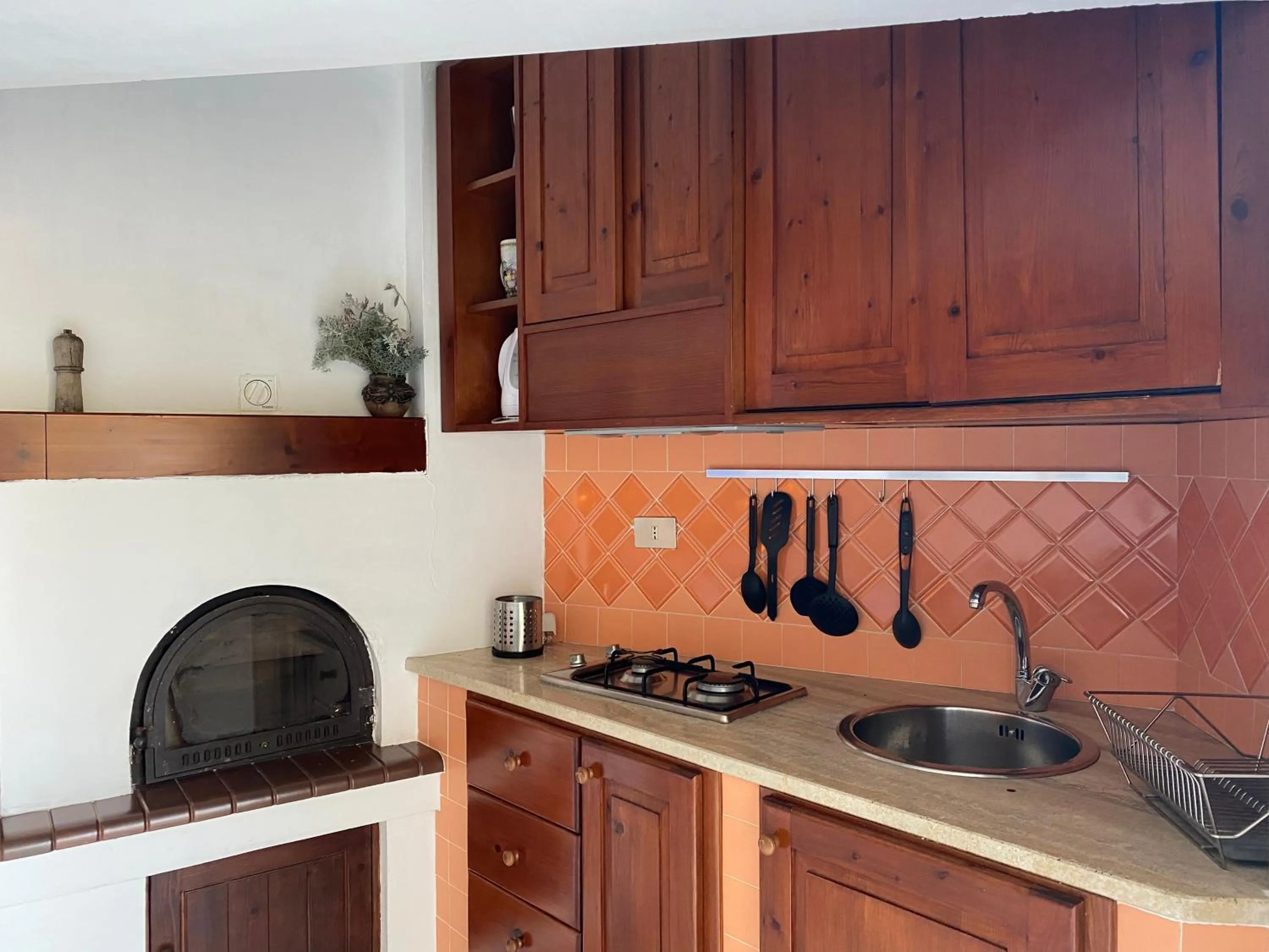 kitchen in B&B Il giardino di Armida