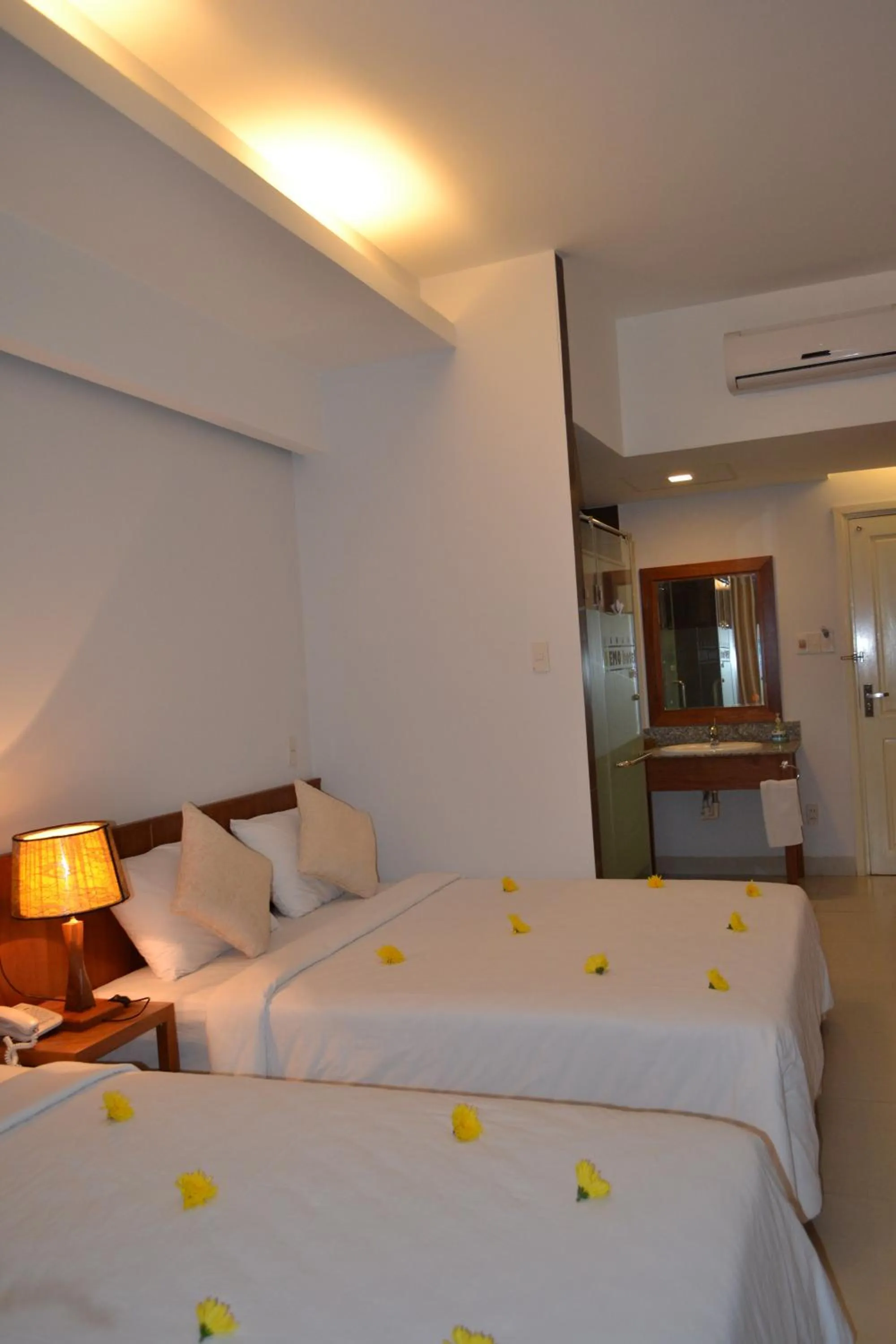 Photo of the whole room in Nemo Hotel Danang