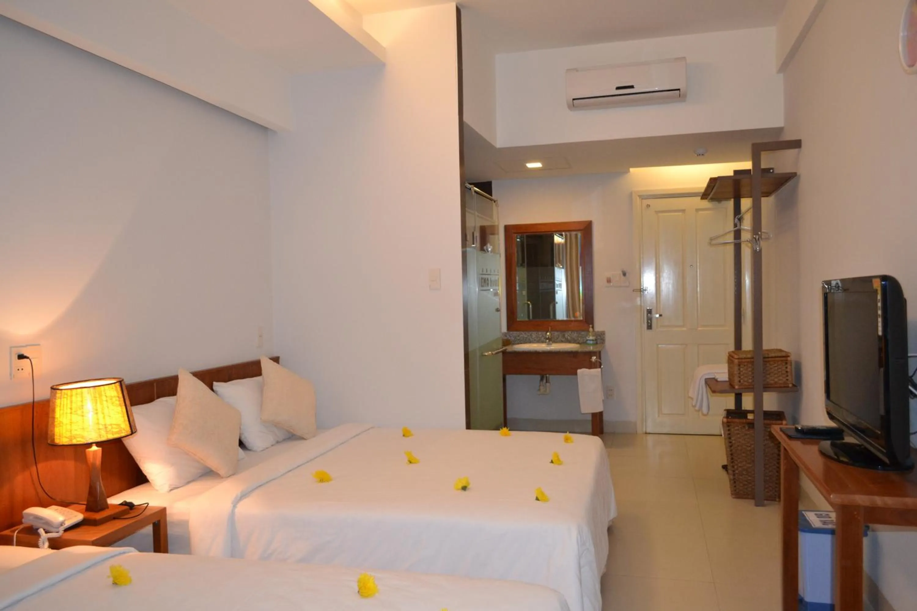 Photo of the whole room in Nemo Hotel Danang