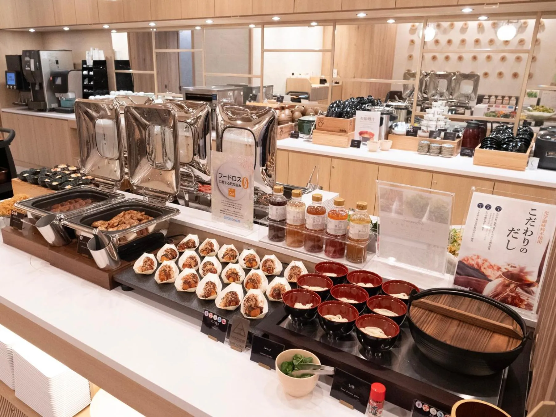 Food and drinks in Super Hotel Osaka Natural Hot Springs