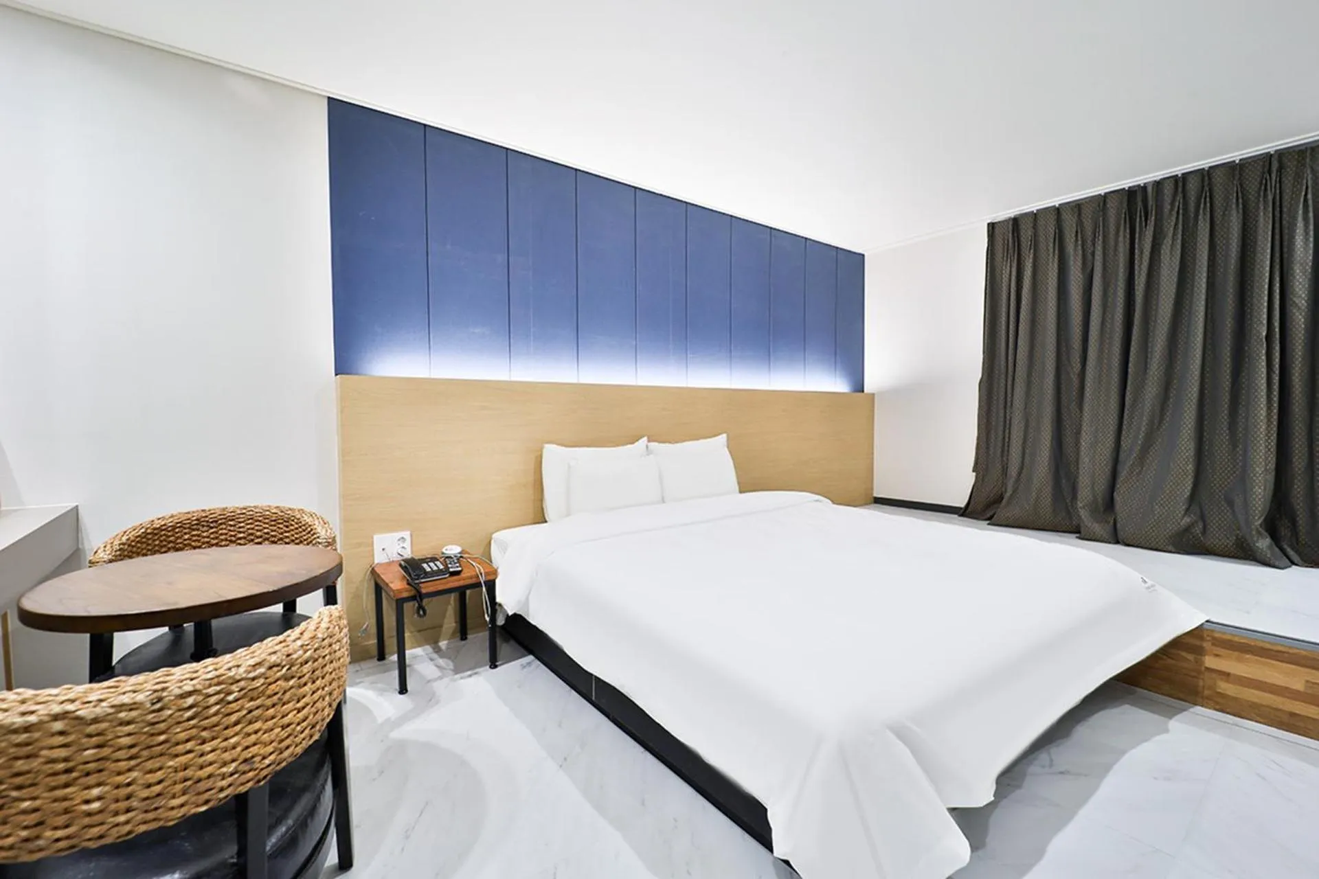 Bedroom, Bed in Calm Rest Hotel Busan Sasang