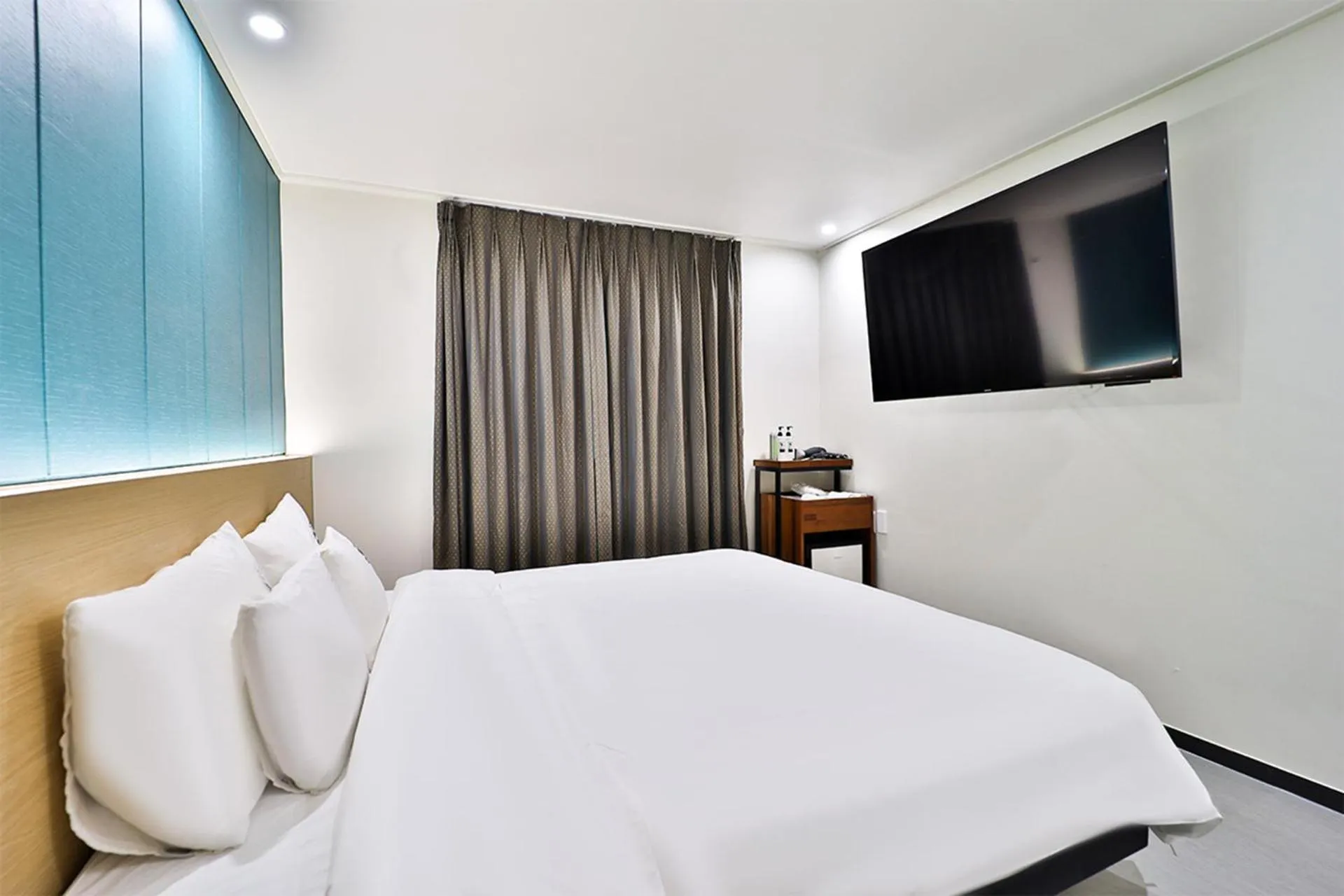 Bedroom, Bed in Calm Rest Hotel Busan Sasang