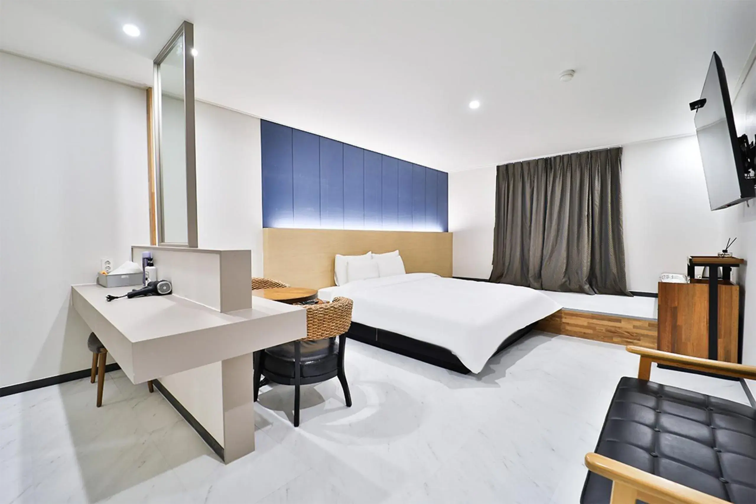 Bedroom, Bed in Calm Rest Hotel Busan Sasang Bedroom, Bed in Calm Rest Hotel Busan Sasang