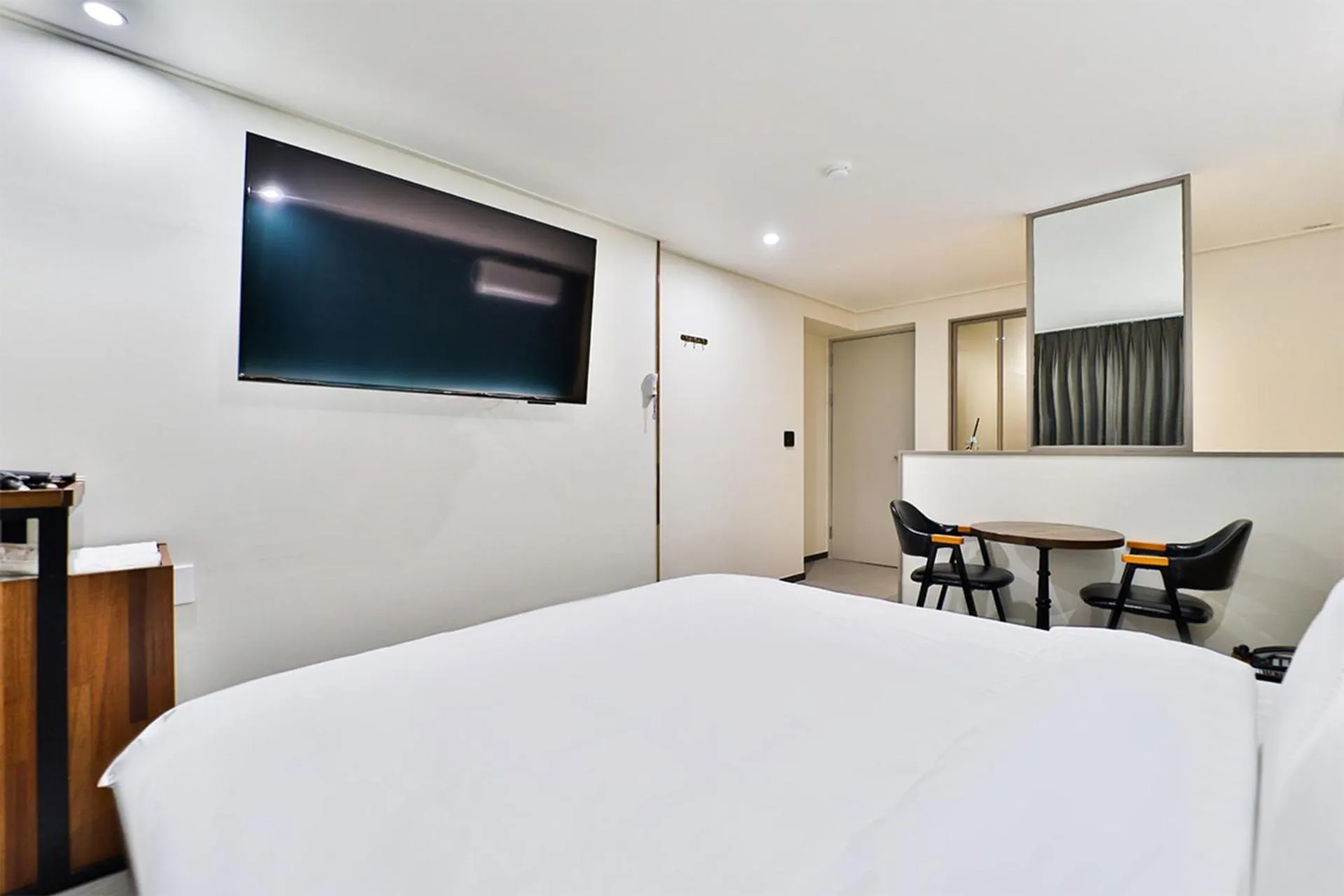 Bedroom, Bed in Calm Rest Hotel Busan Sasang