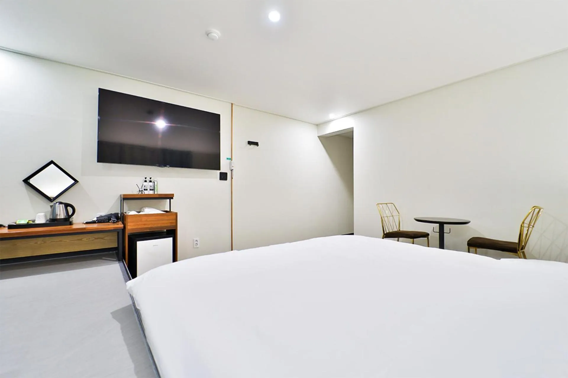 Bedroom, Bed in Calm Rest Hotel Busan Sasang