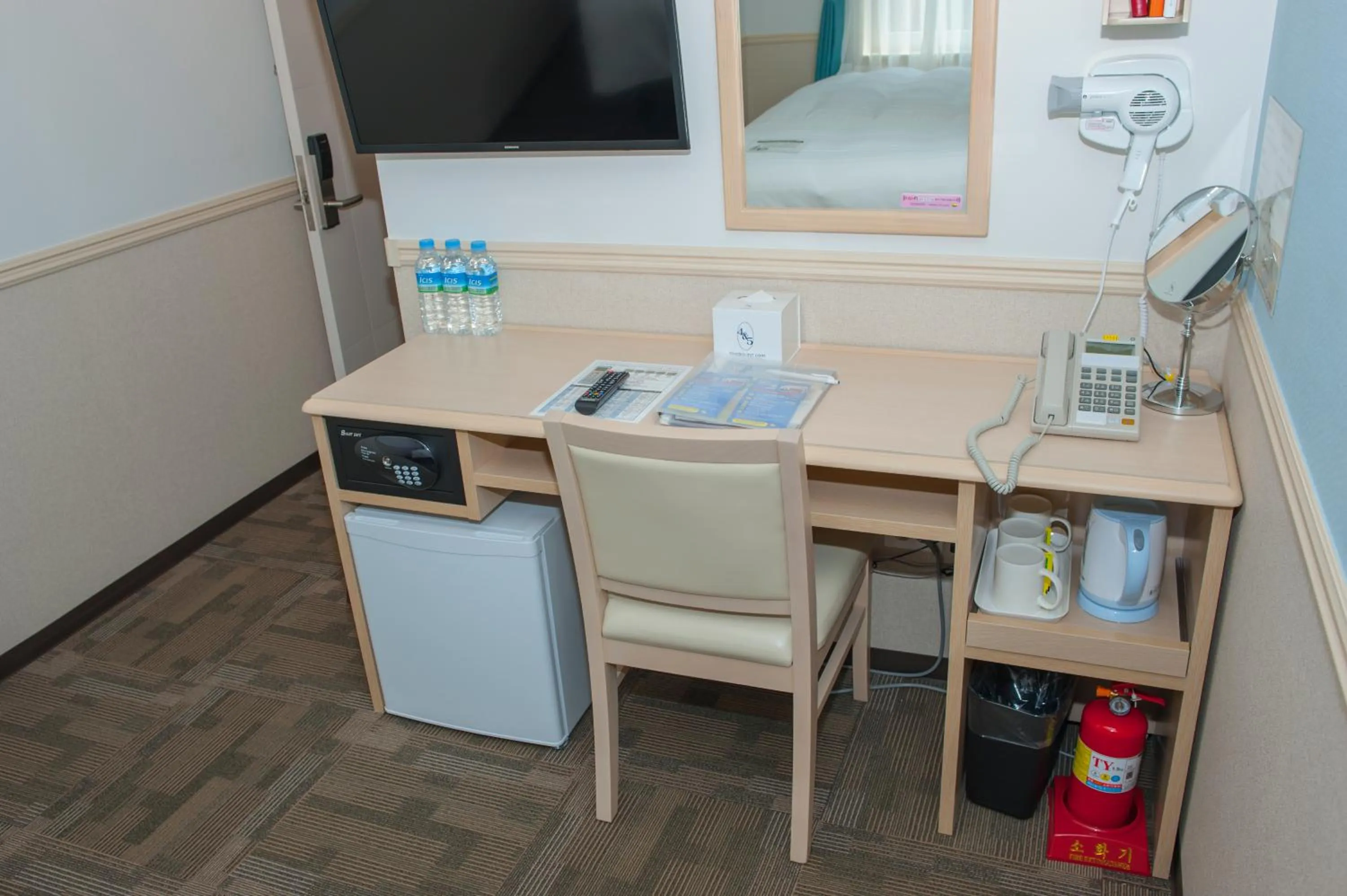 TV and multimedia in Toyoko Inn Daegu Dongseongro