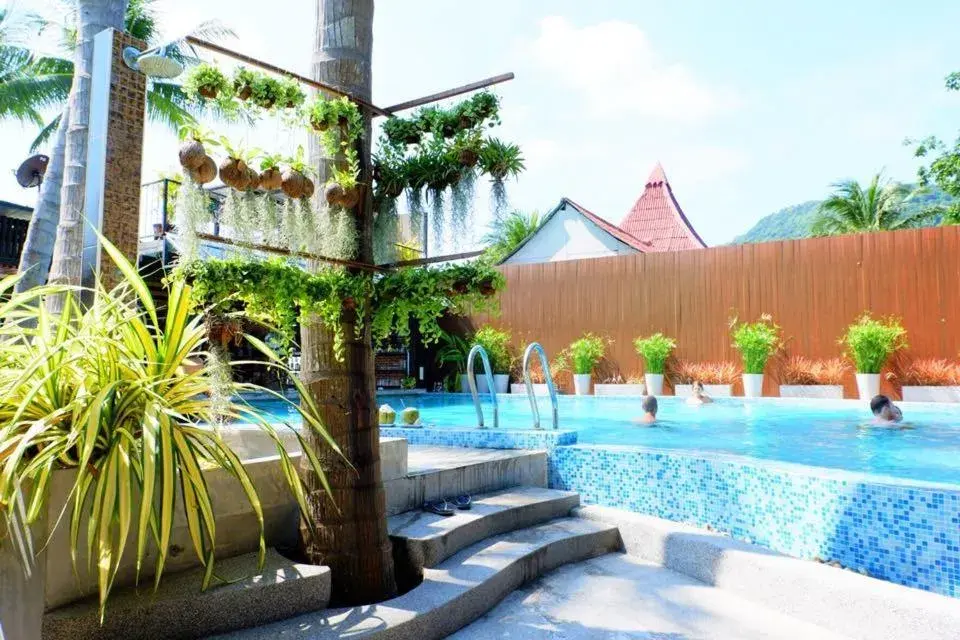 Swimming pool in Wind Beach Resort Swimming pool in Wind Beach Resort