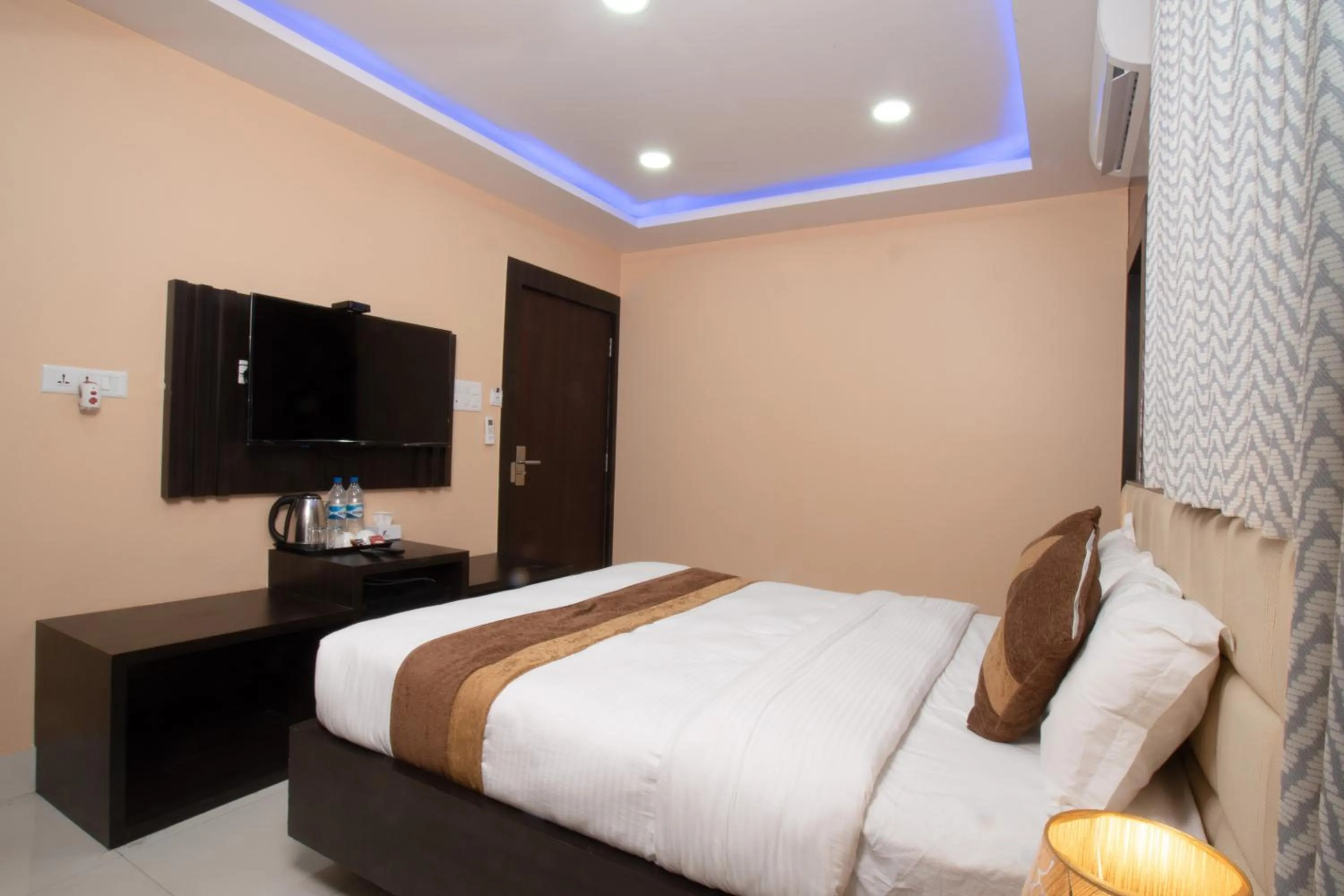 Bedroom, Bed in Annapurna Hotel