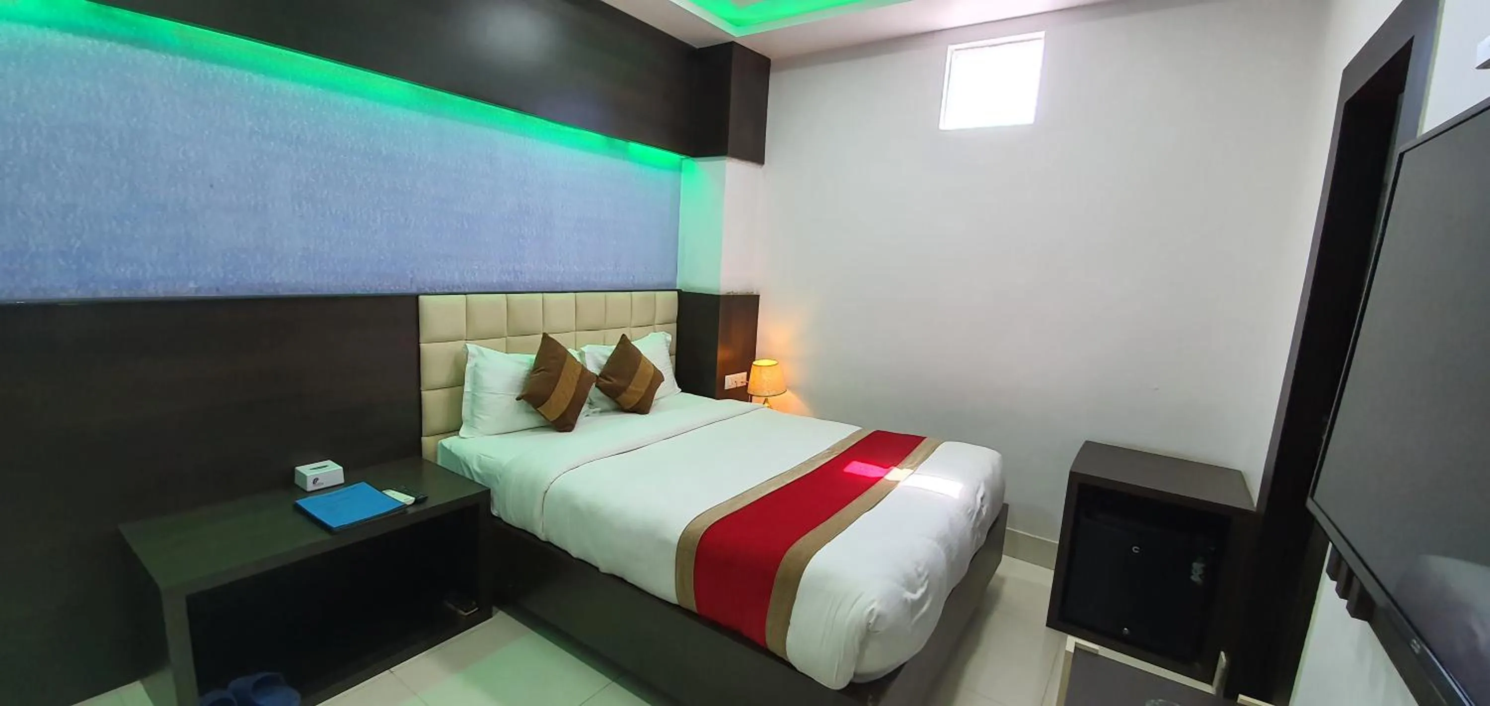 Bedroom, Bed in Annapurna Hotel