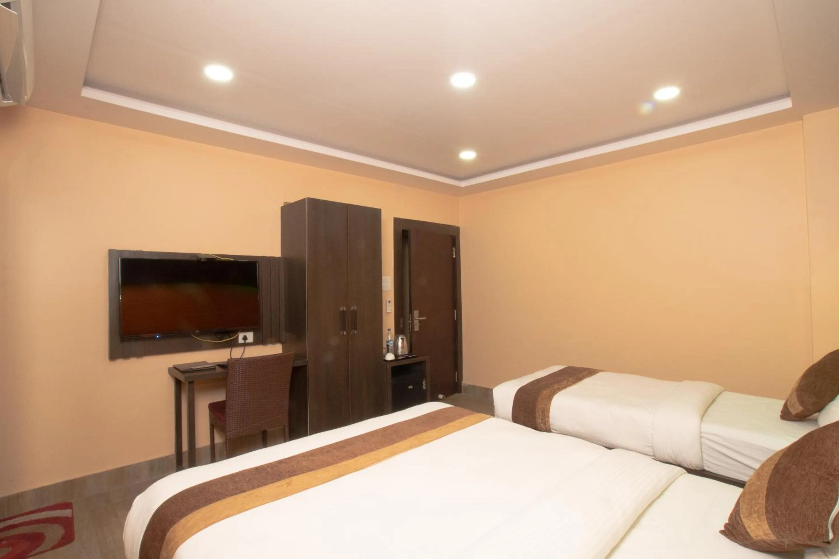 Bedroom, Bed in Annapurna Hotel