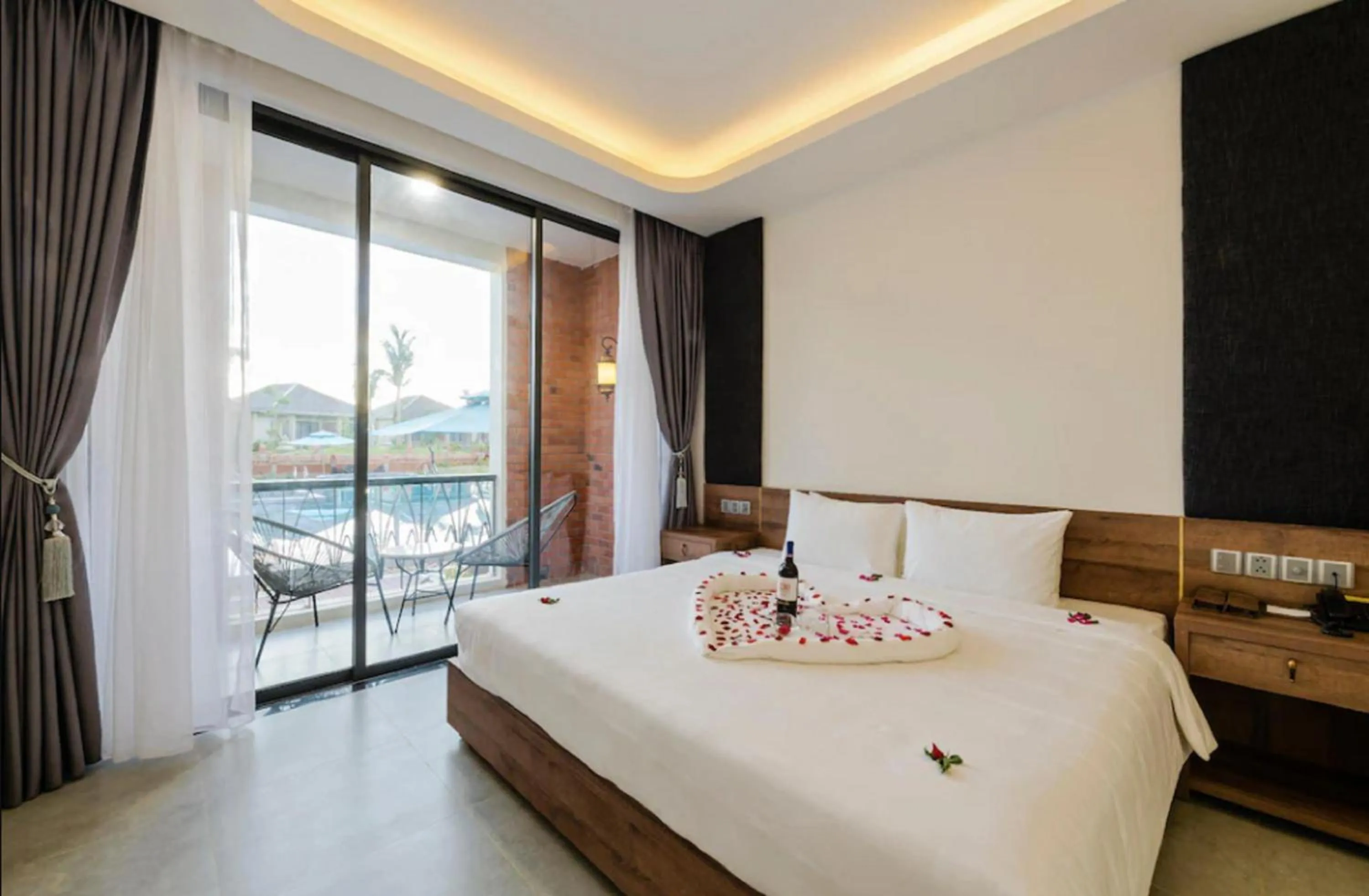 Bed in My Son Heritage Resort and Spa