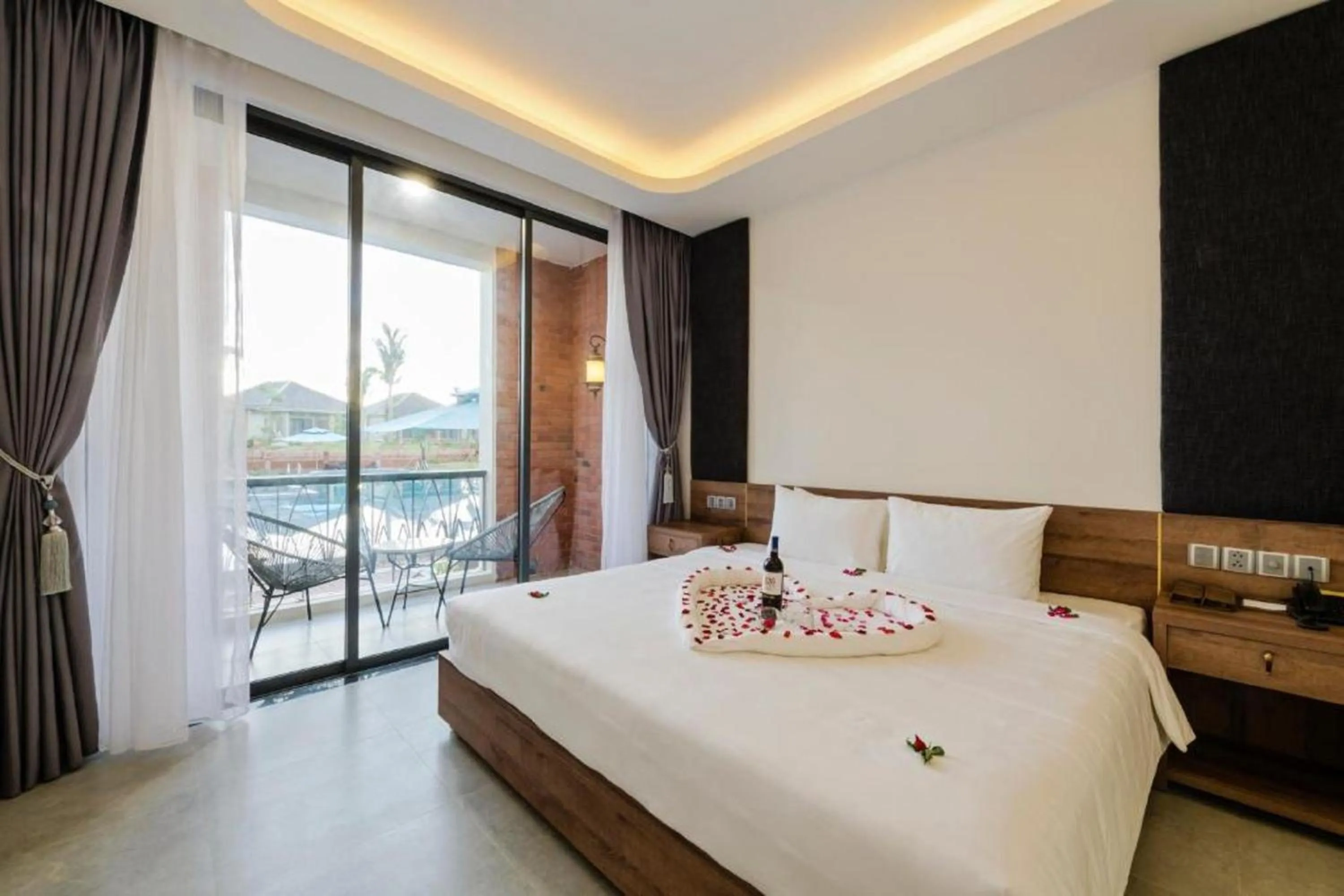 Bed in My Son Heritage Resort and Spa