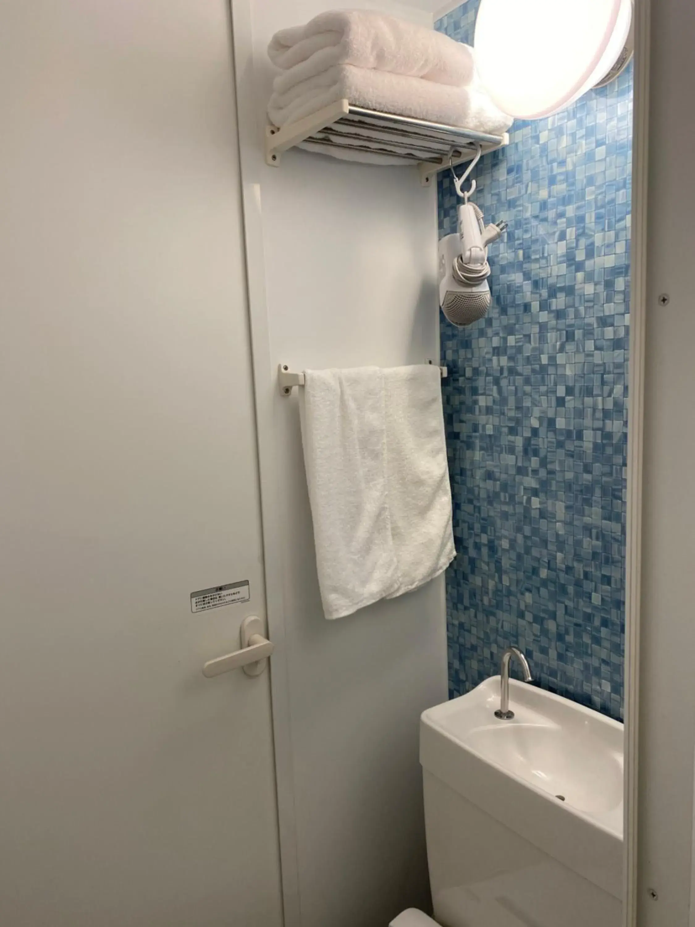 Twin Room with Shower in Floral Hotel · SakaisuJi-Honmachi Osaka Twin Room with Shower in Floral Hotel · SakaisuJi-Honmachi Osaka