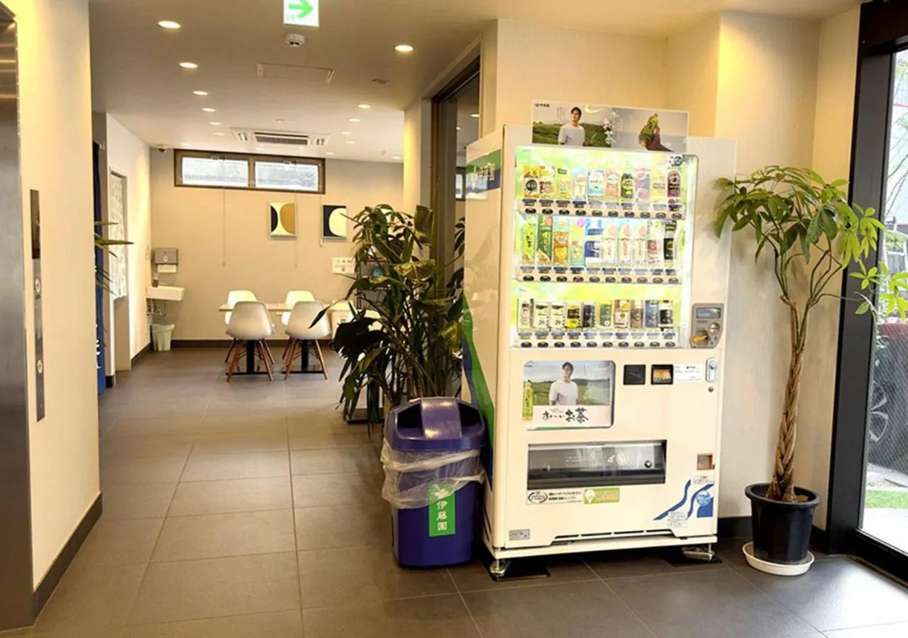 vending machine in Floral Hotel · SakaisuJi-Honmachi Osaka