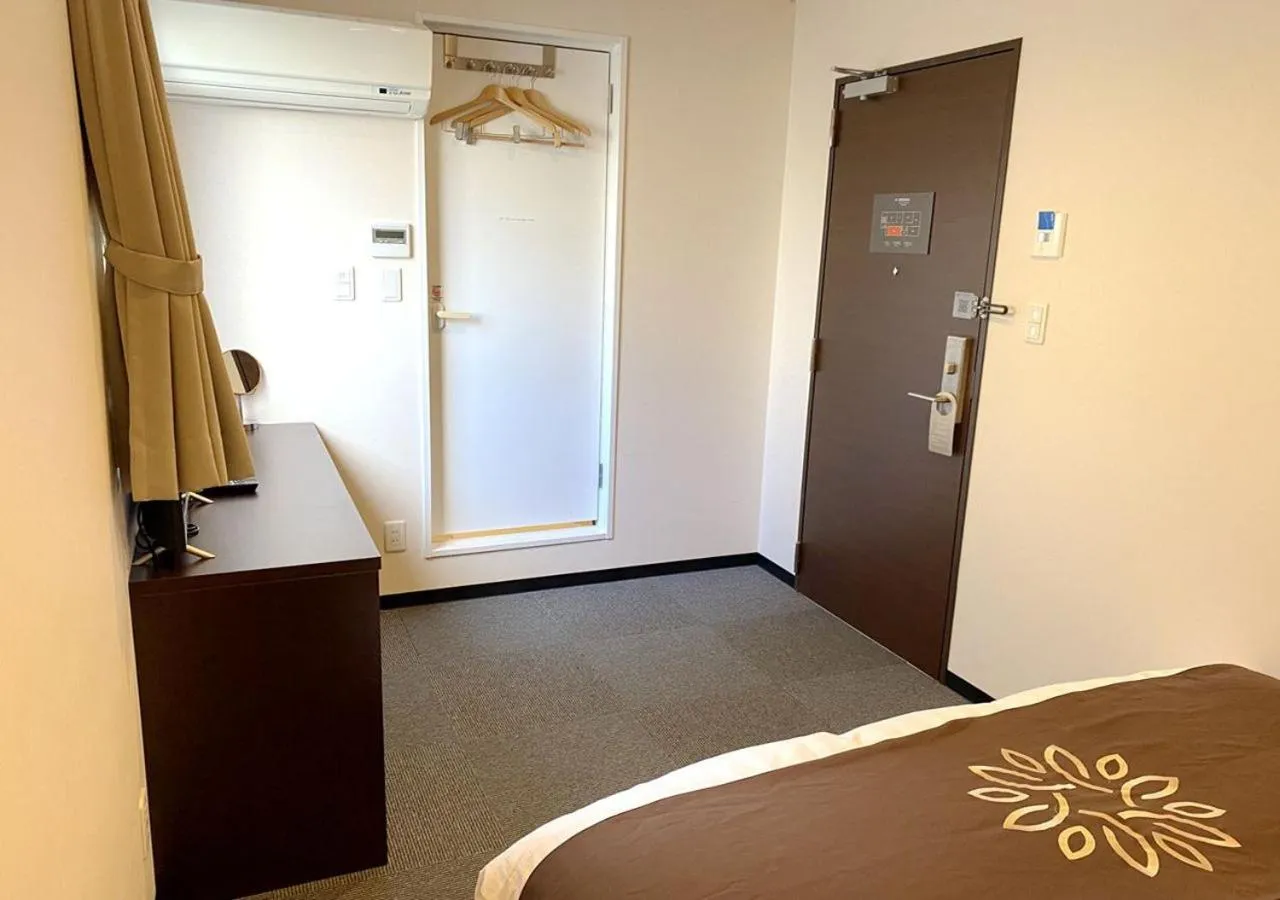 Bedroom, Bed in Floral Hotel · SakaisuJi-Honmachi Osaka