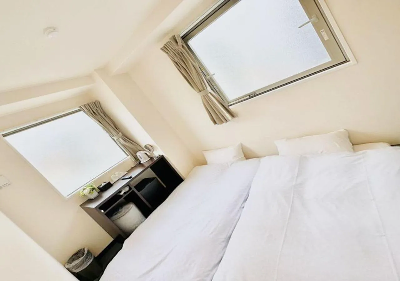 Photo of the whole room, Bed in Floral Hotel · SakaisuJi-Honmachi Osaka