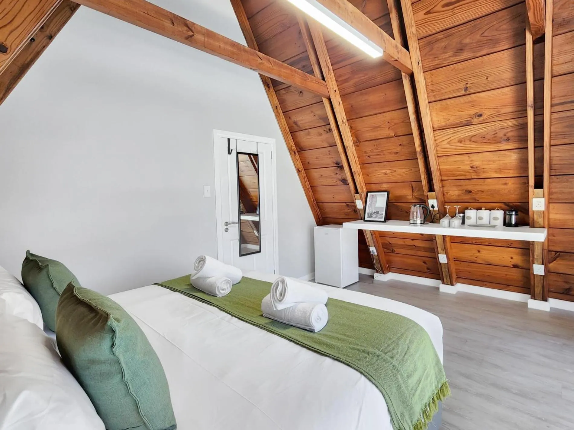 Floor plan, Bed in Salt Boutique Guest House