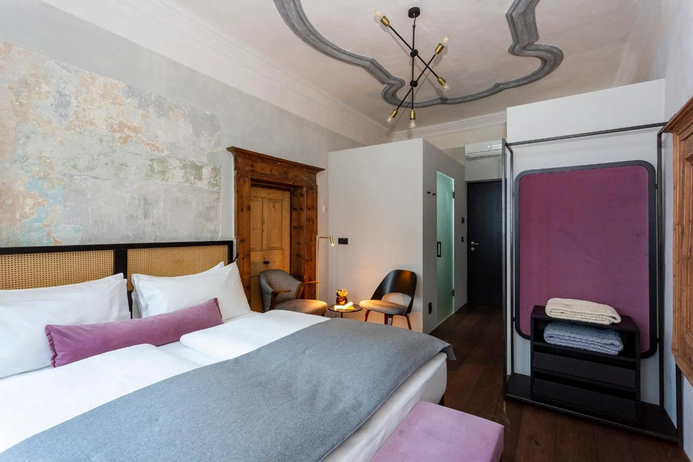 room service, Bed in Goldenstern Townhouse