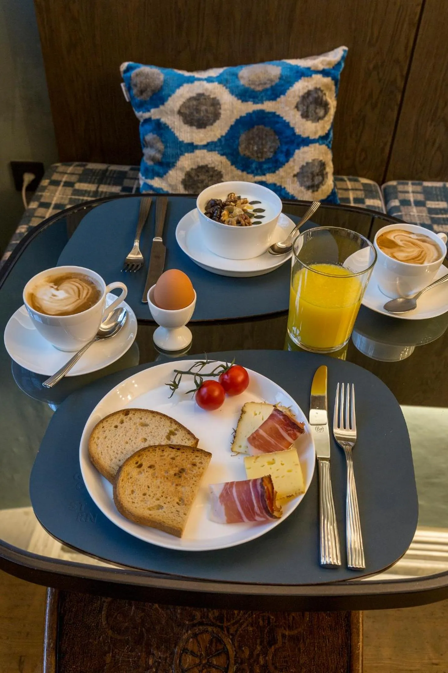 Breakfast in Goldenstern Townhouse