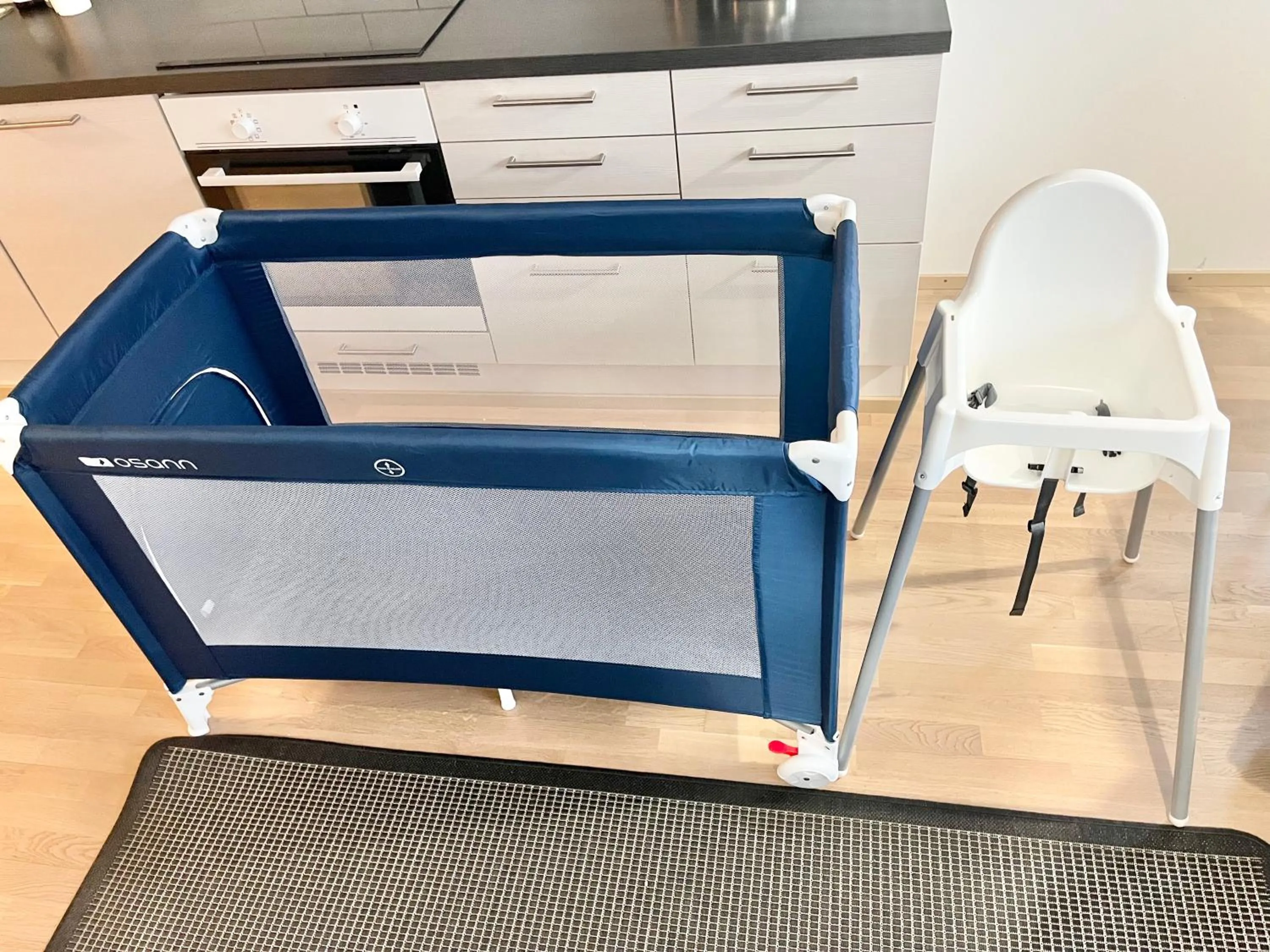 cot in City Home Finland Ratina - Spacious Studio with Own SAUNA and Great Location Next to Uros Live Arena