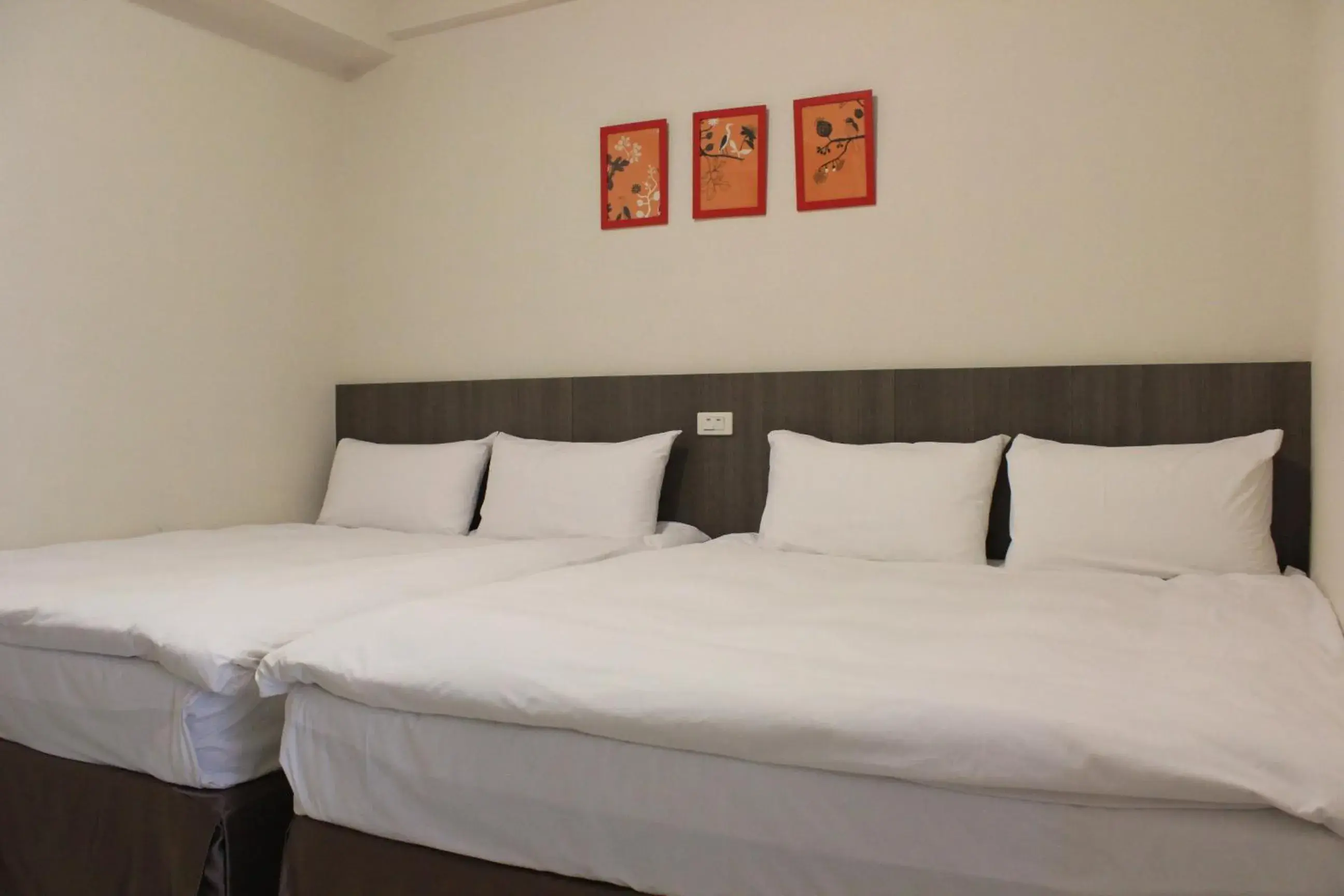 Bed in Sunnyside Hotel Bed in Sunnyside Hotel