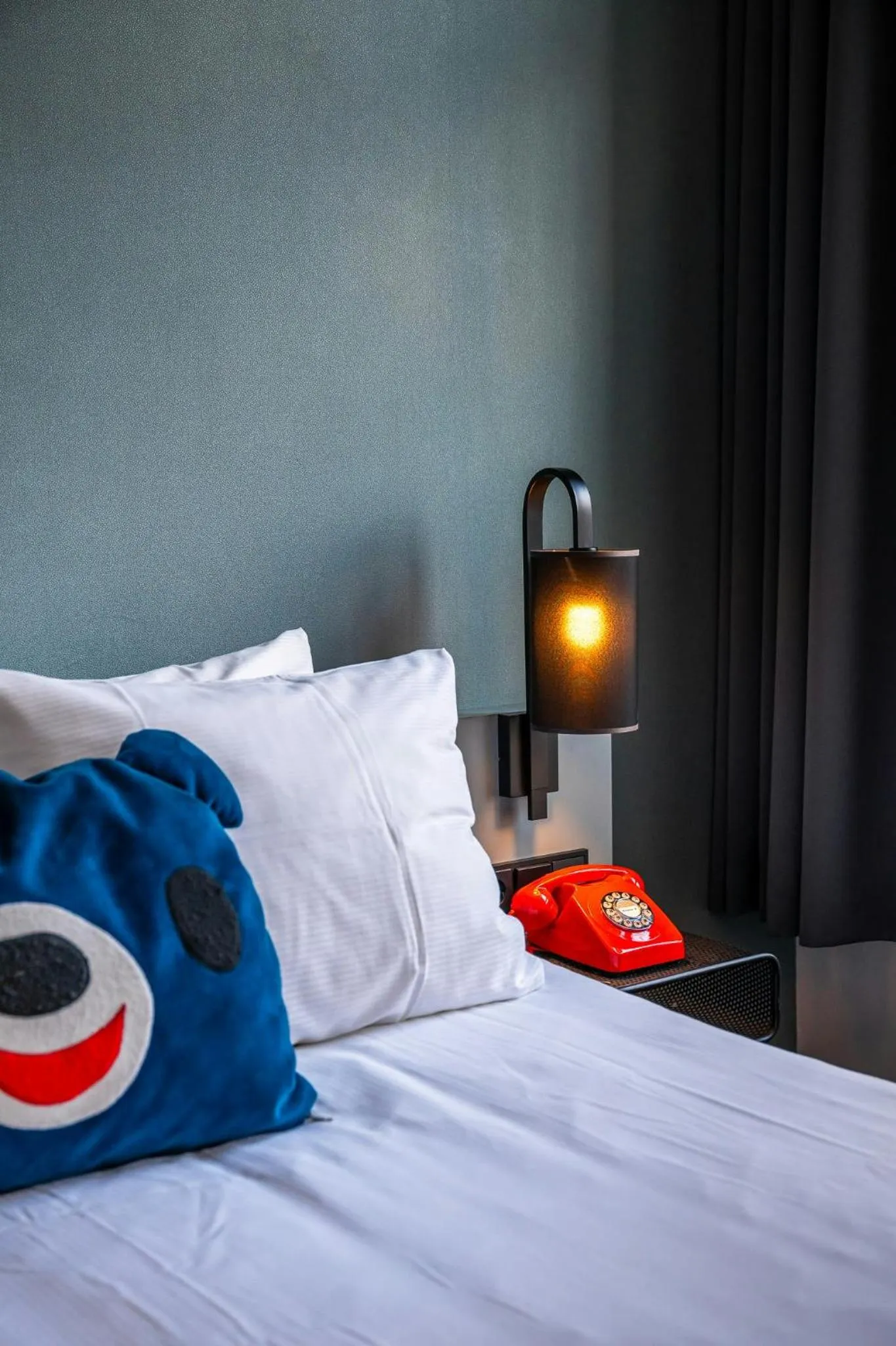 Photo of the whole room, Bed in Leonardo Hotel Amsterdam Leidse Square