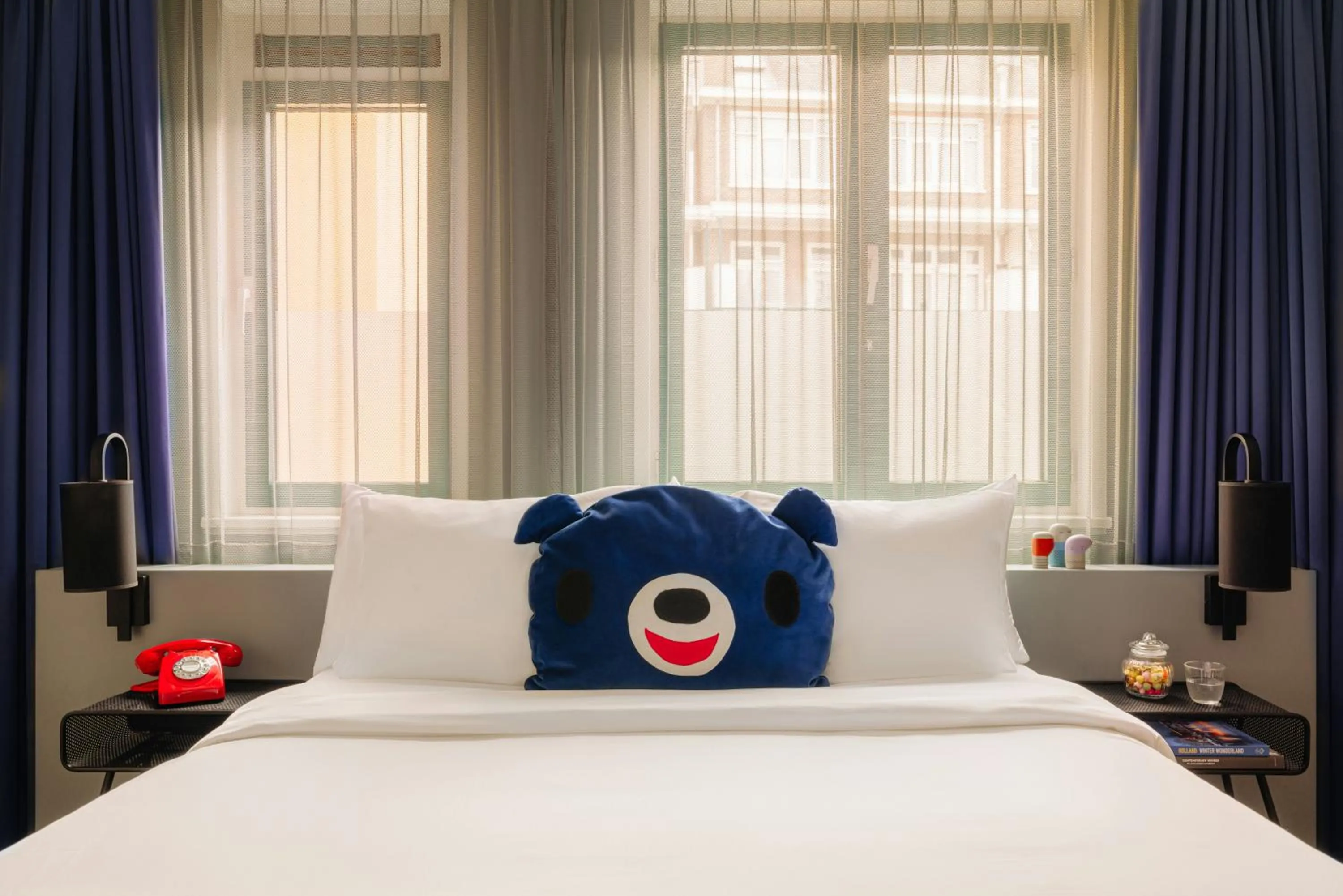 Photo of the whole room, Bed in Leonardo Hotel Amsterdam Leidse Square