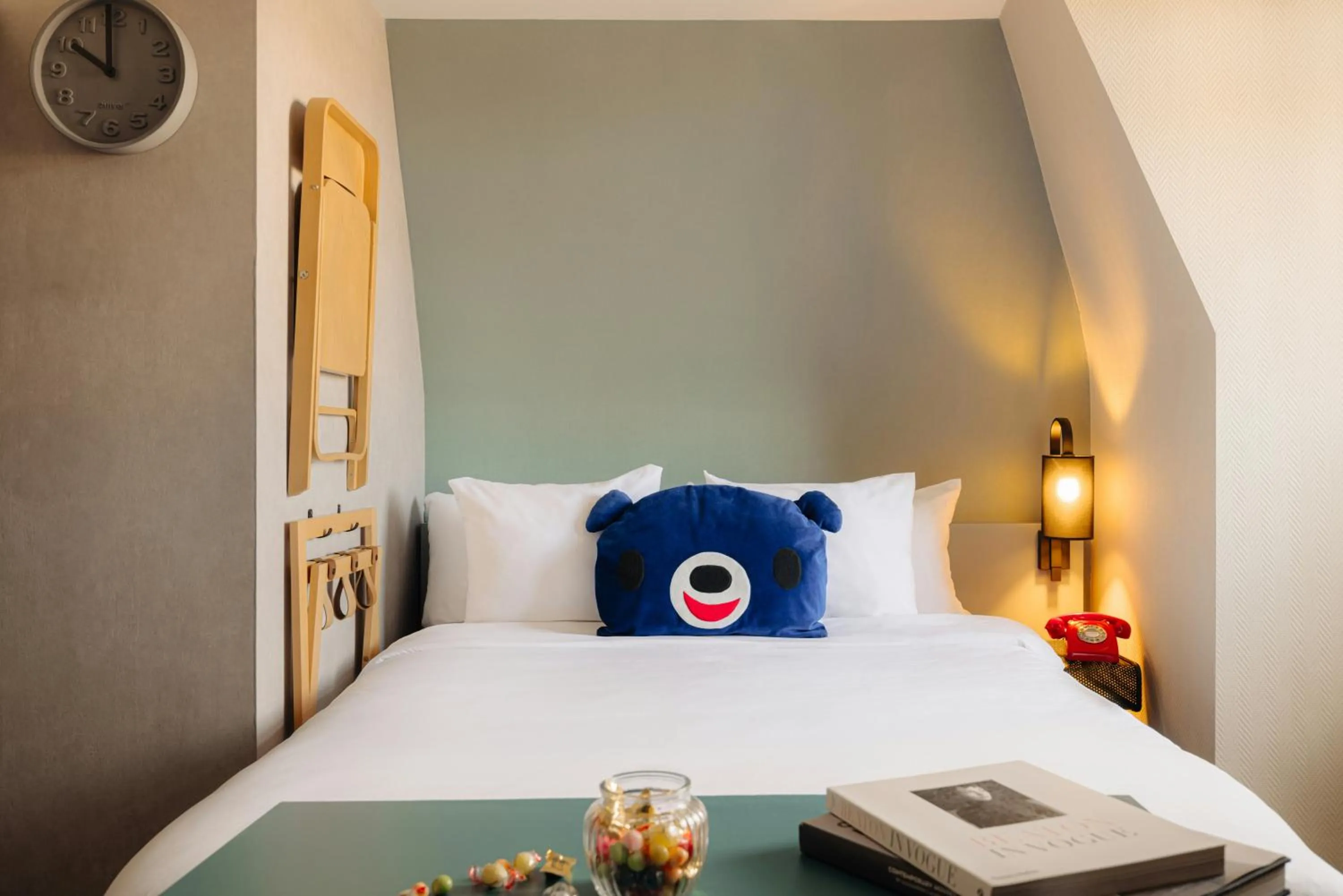 Photo of the whole room, Bed in Leonardo Hotel Amsterdam Leidse Square