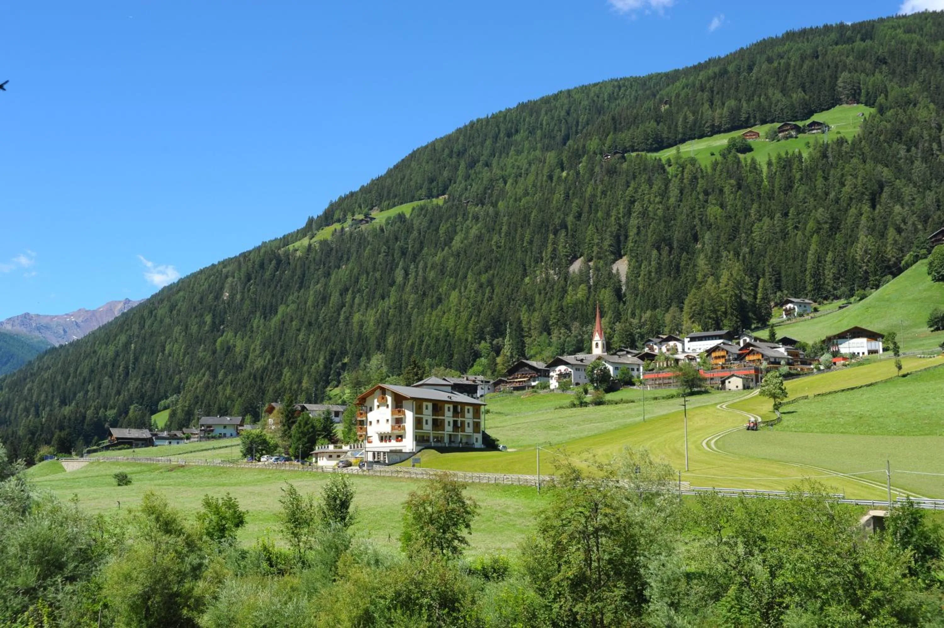 Facade/entrance in Hotel Ortler