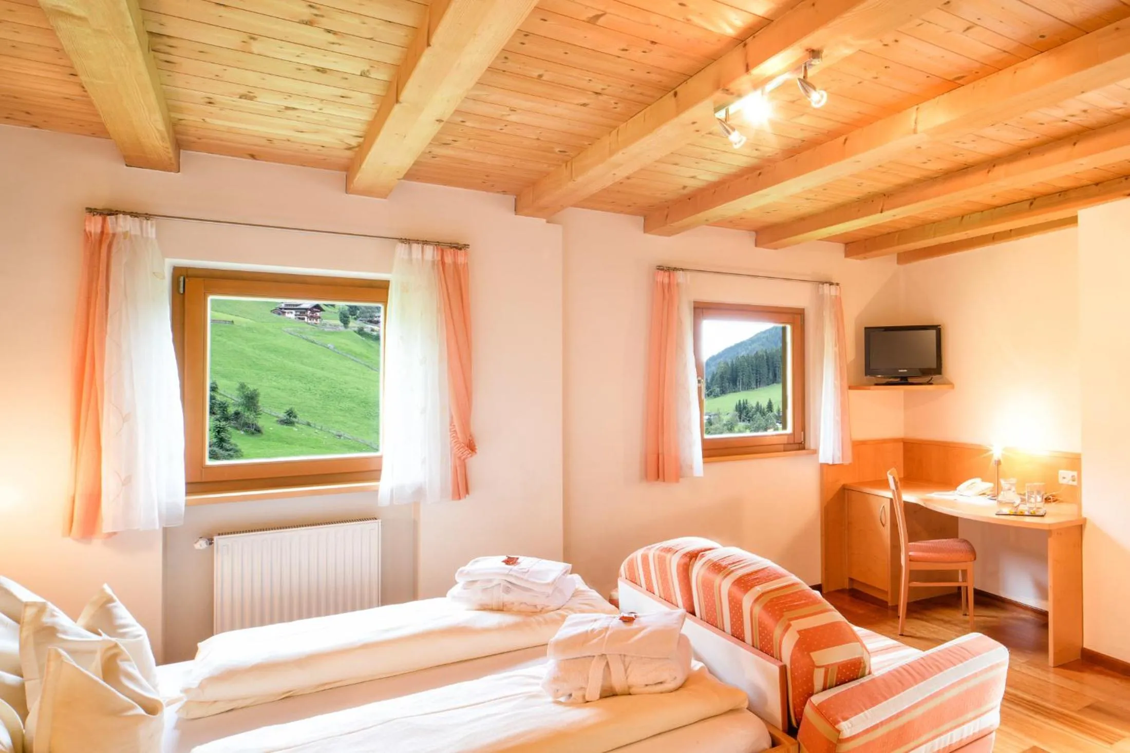 Bedroom, Bed in Hotel Ortler