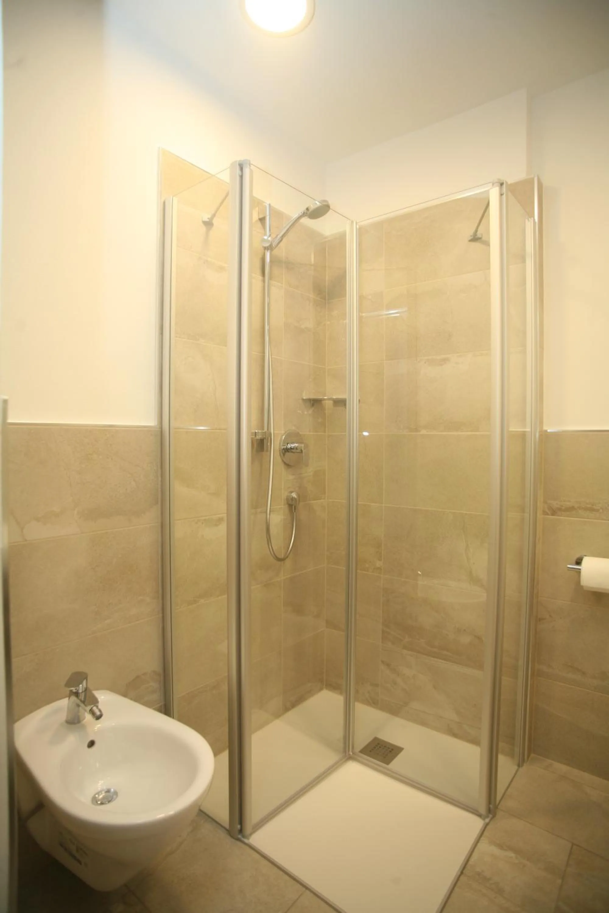 Shower in Hotel Ortler