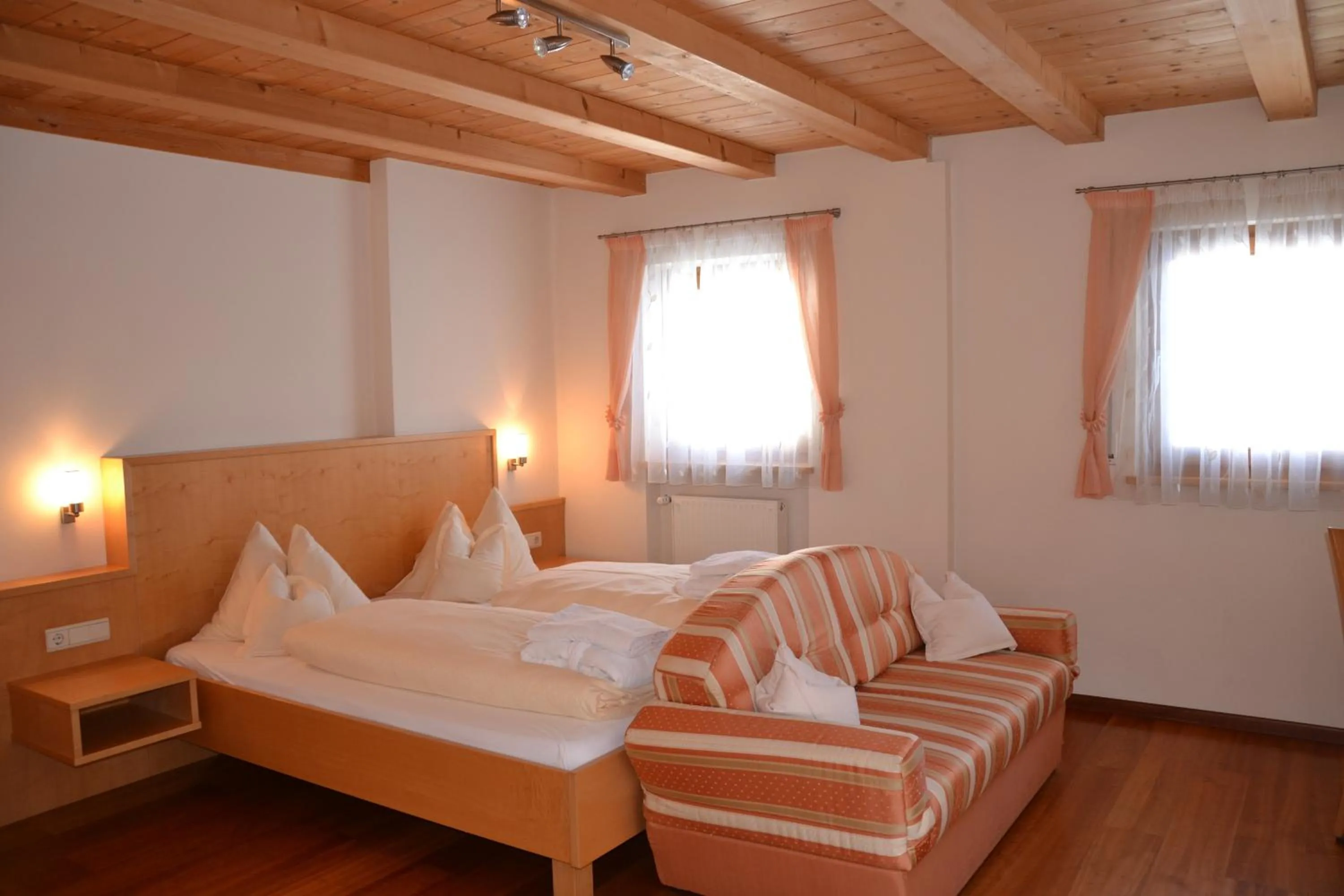 Bedroom, Bed in Hotel Ortler