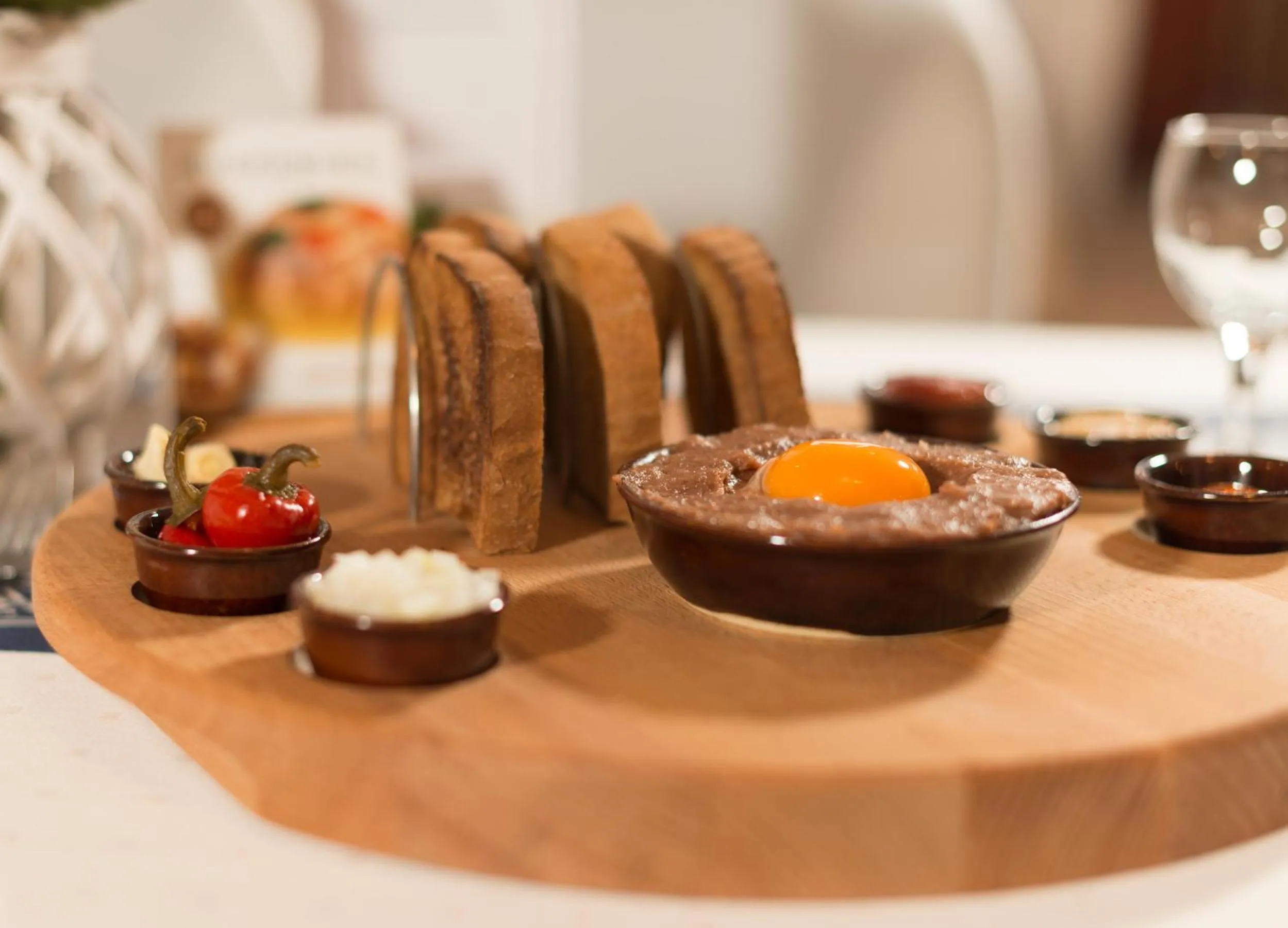 Restaurant/places to eat in Hotel Patriot