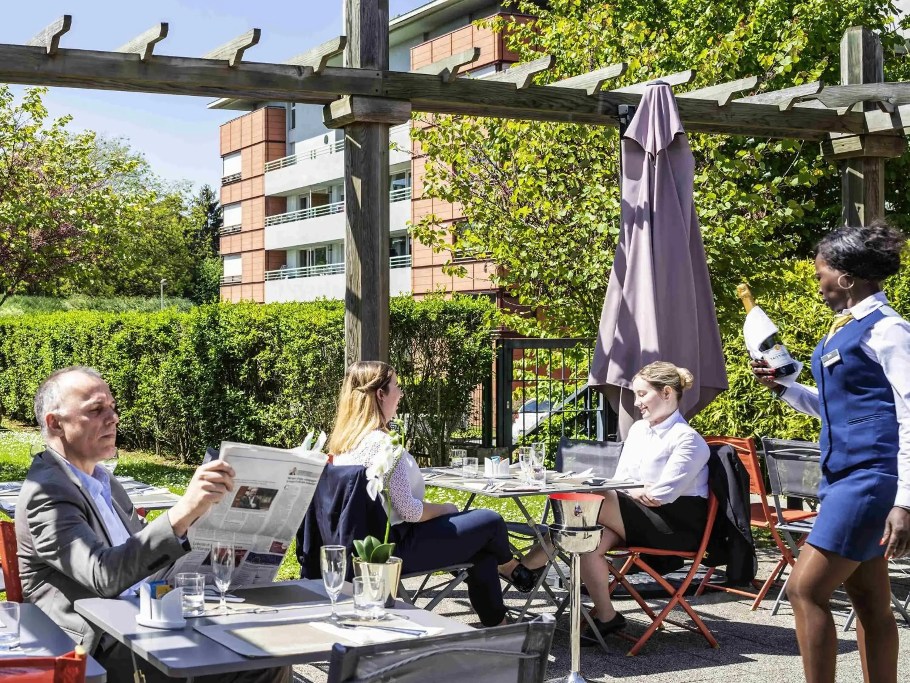 Restaurant/places to eat in Mercure Maurepas Saint Quentin Restaurant/places to eat in Mercure Maurepas Saint Quentin