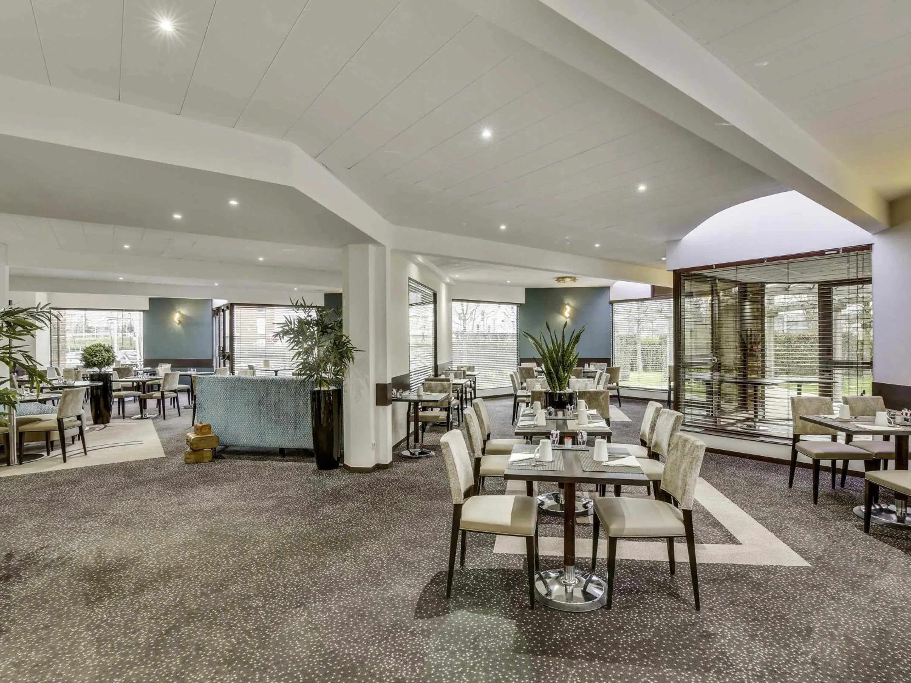 Restaurant/places to eat in Mercure Maurepas Saint Quentin Restaurant/places to eat in Mercure Maurepas Saint Quentin