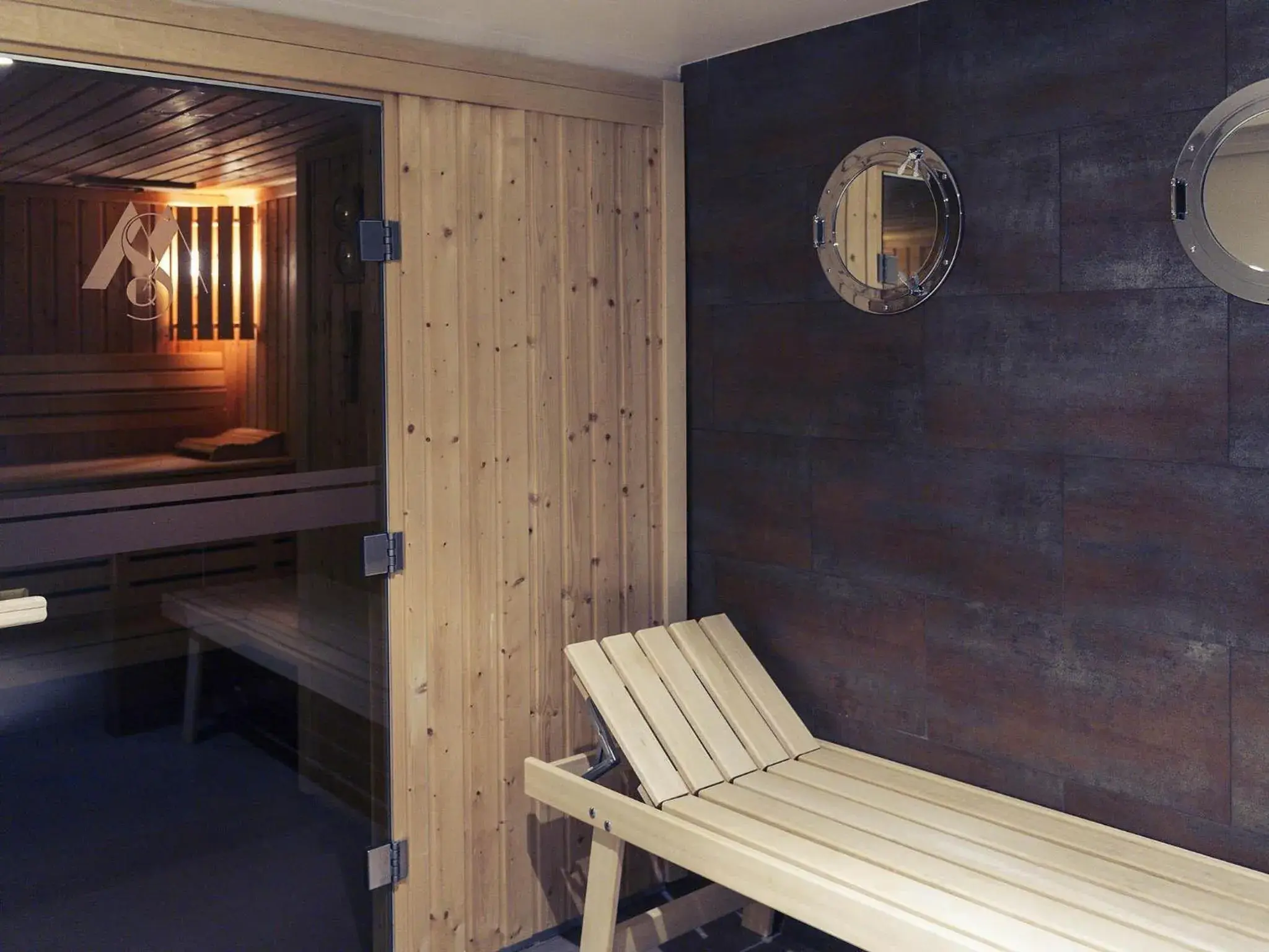 Property building in Mercure Maurepas Saint Quentin Property building in Mercure Maurepas Saint Quentin