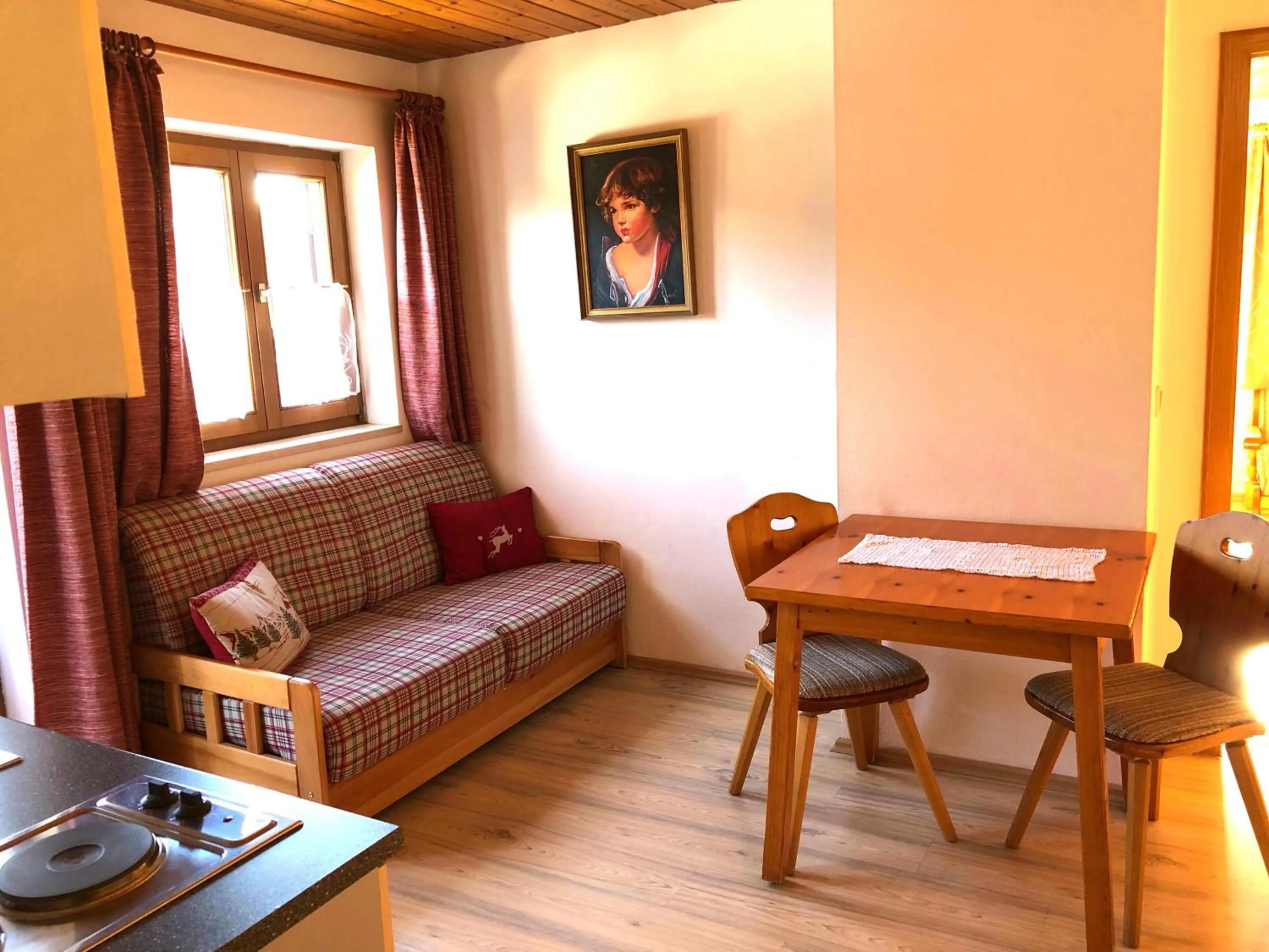 Coffee/tea facilities in Gästehaus Brigitte