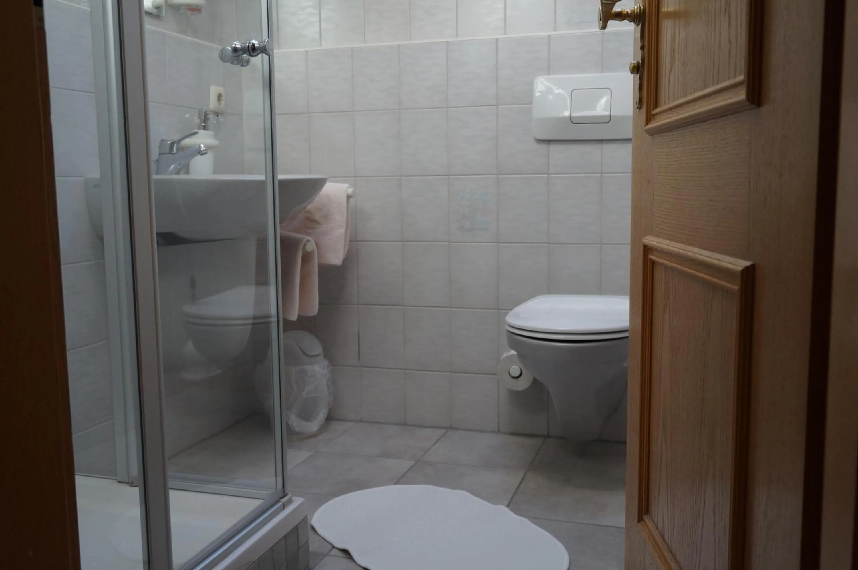 Shower in Gästehaus Brigitte