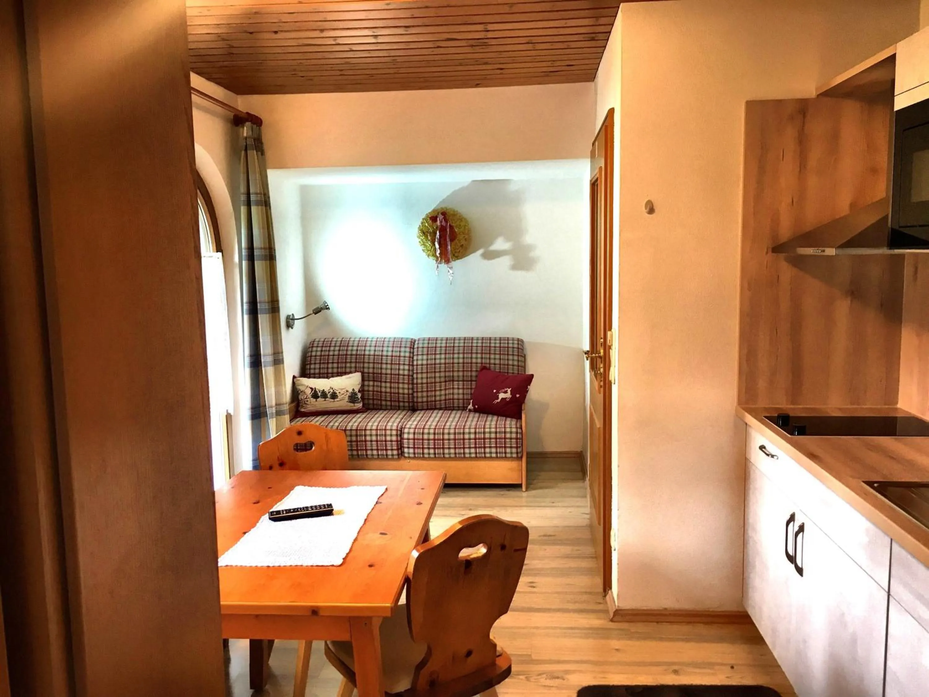 Coffee/tea facilities in Gästehaus Brigitte