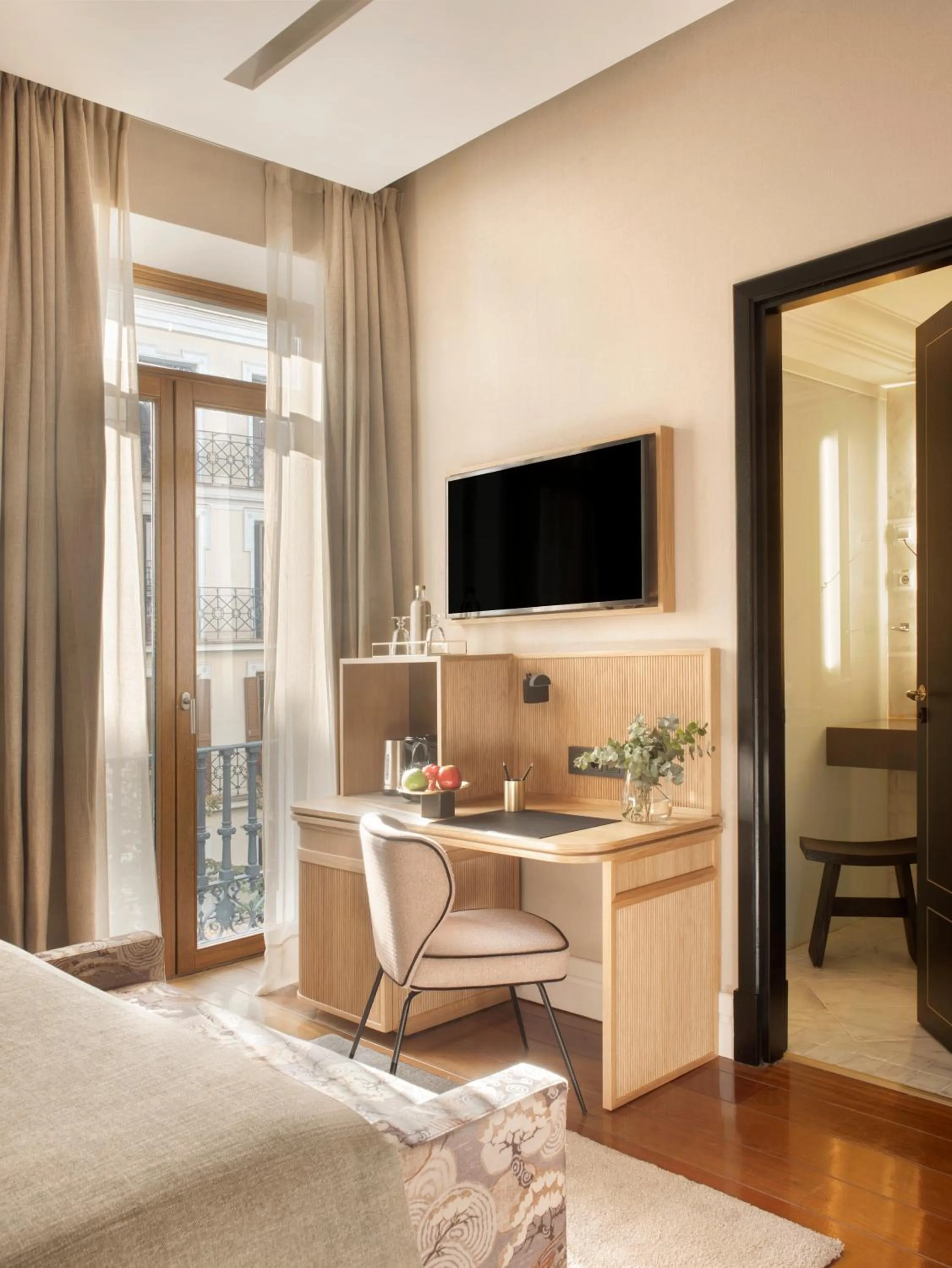 Seating area, Bed in Hotel Único Madrid, Small Luxury Hotels