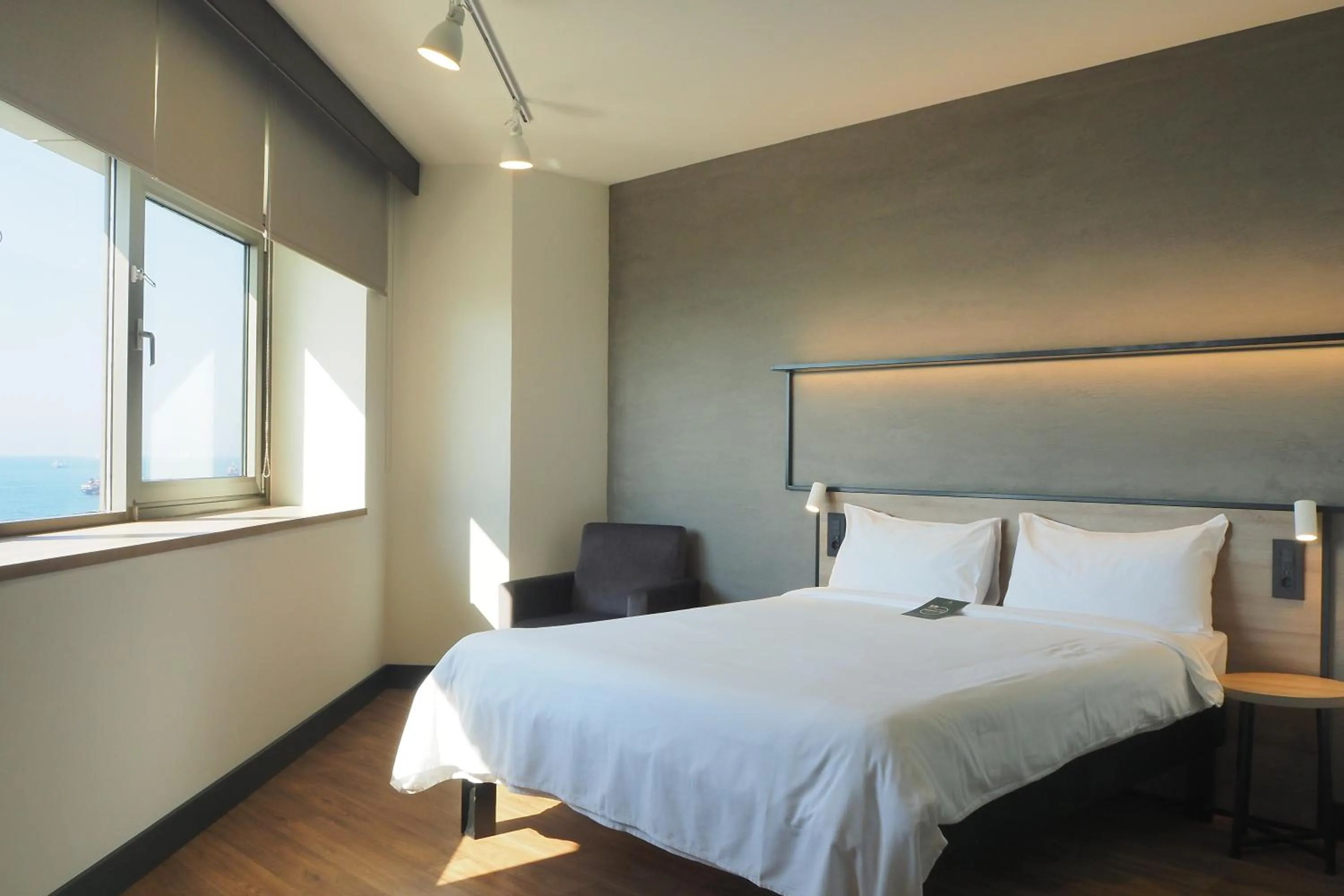 Photo of the whole room, Bed in Ibis Istanbul Zeytinburnu